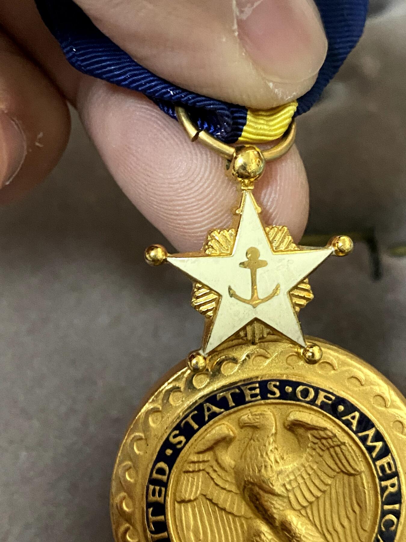 美德苏勋章奖章拍卖 本次各种都有 取消了保留价模式  德因原因只上2-3图 具体的想要的请联系我要完整图。都经过讨论未标明则全部是原品，保真 放心拍。3月4日晚上九点结束在麦稀奇 找不到的加我qq或者微信都是184277308备注苏章拍卖。