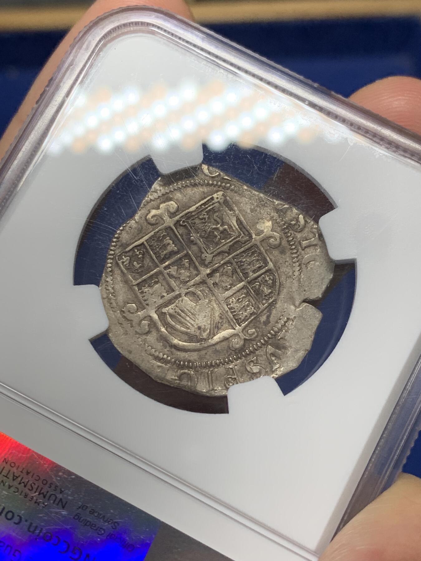 《竞宝斋》第468场 周日，周一 2场连拍 （全场包邮）欢迎送拍 NGC MS62 英格兰1625-49年 查理一世 1先令银币 币面打制清晰 人像面的五官和衣物以及盾徽面都近乎完美打制 国内外首见的高分 NGC唯一冠军分 值得收藏