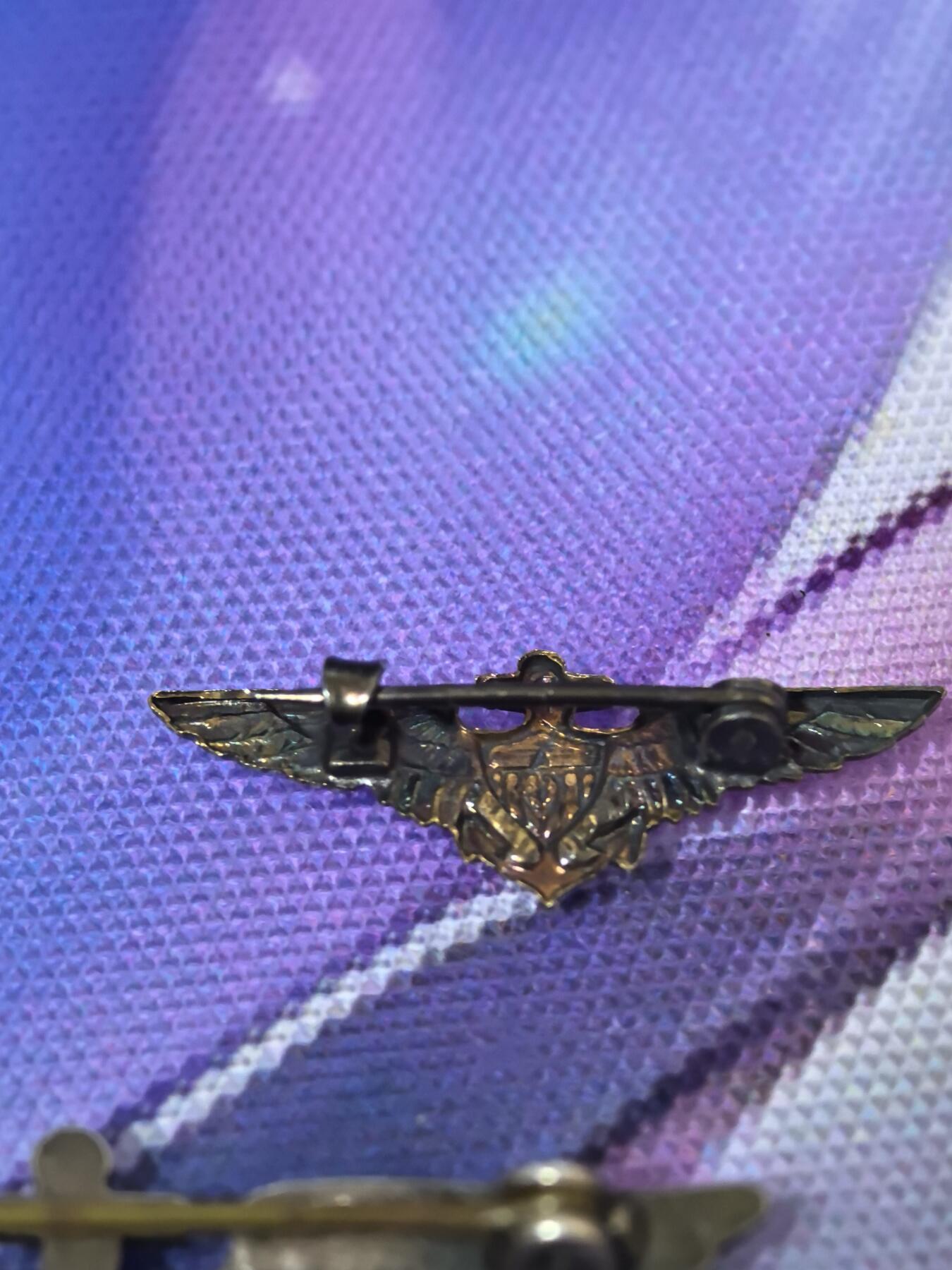 美德苏勋章奖章拍卖 本次各种都有 取消了保留价模式  德因原因只上2-3图 具体的想要的请联系我要完整图。都经过讨论未标明则全部是原品，保真 放心拍。3月4日晚上九点结束在麦稀奇 找不到的加我qq或者微信都是184277308备注苏章拍卖。