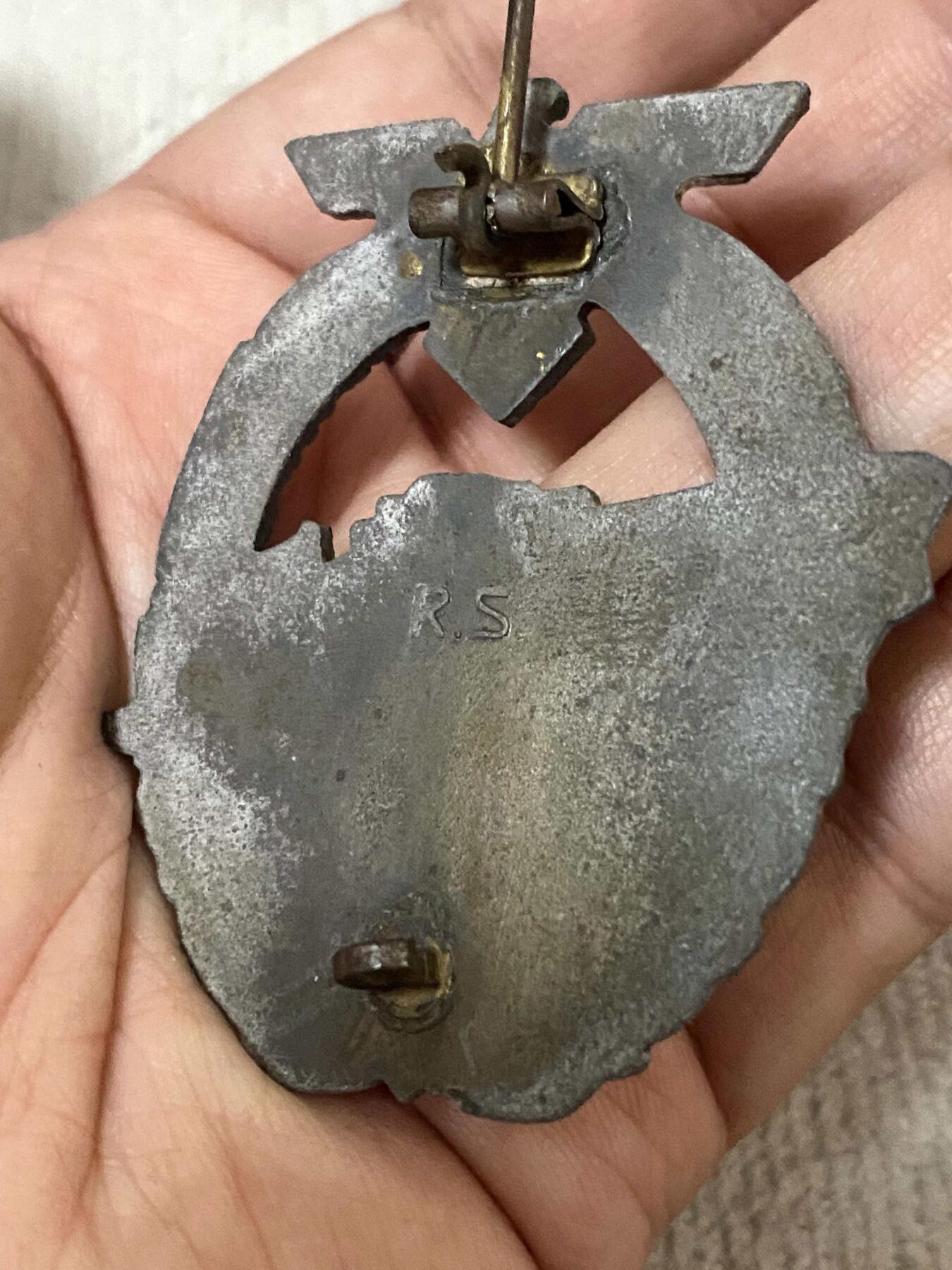 美德苏勋章奖章拍卖 本次各种都有 取消了保留价模式  德因原因只上2-3图 具体的想要的请联系我要完整图。都经过讨论未标明则全部是原品，保真 放心拍。3月4日晚上九点结束在麦稀奇 找不到的加我qq或者微信都是184277308备注苏章拍卖。