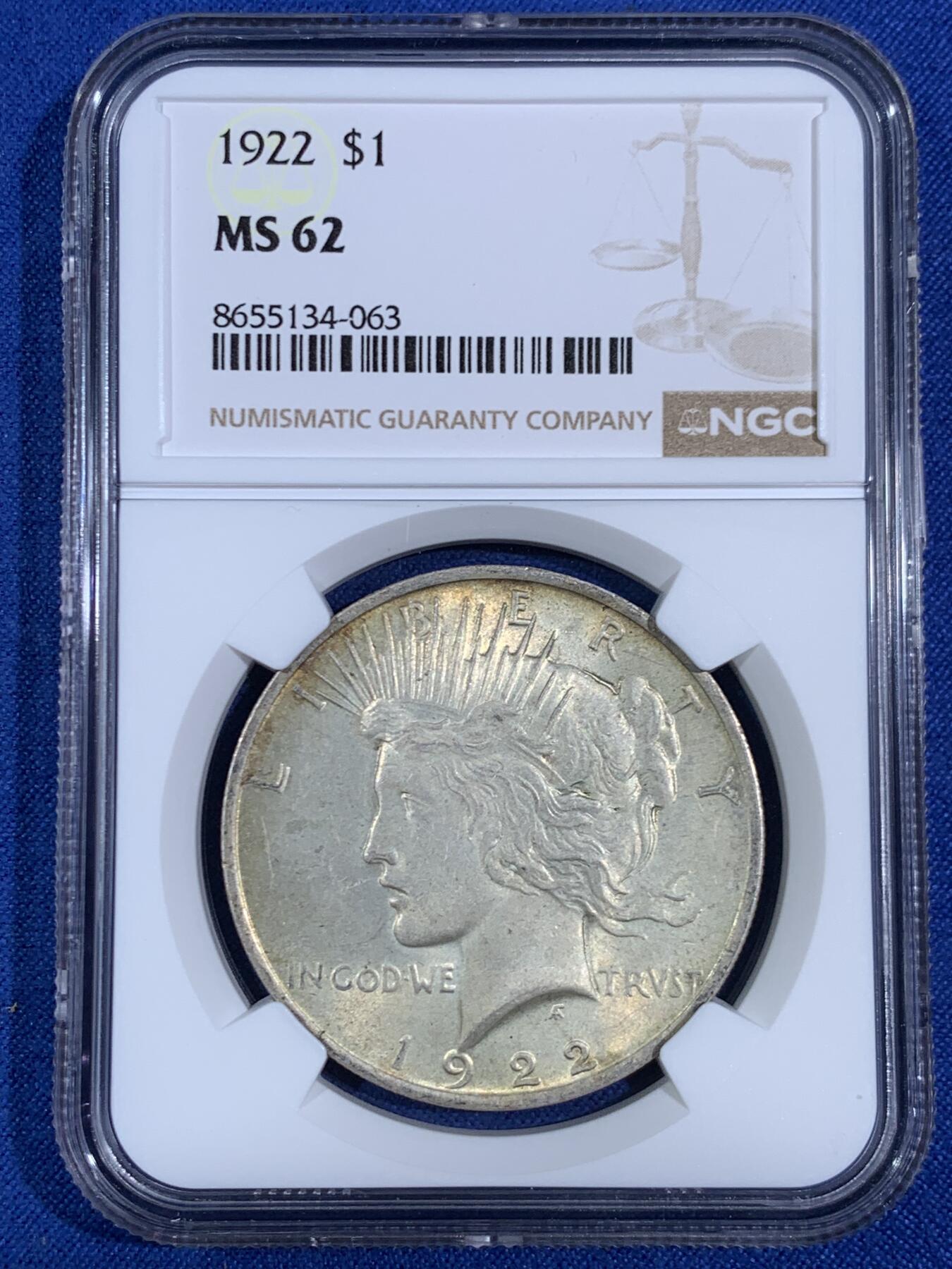 《竞宝斋》第468场 周日，周一 2场连拍 （全场包邮）欢迎送拍 NGC MS62 美国1922和平1美元银币 正反带有均匀黄油包浆 观感很不错