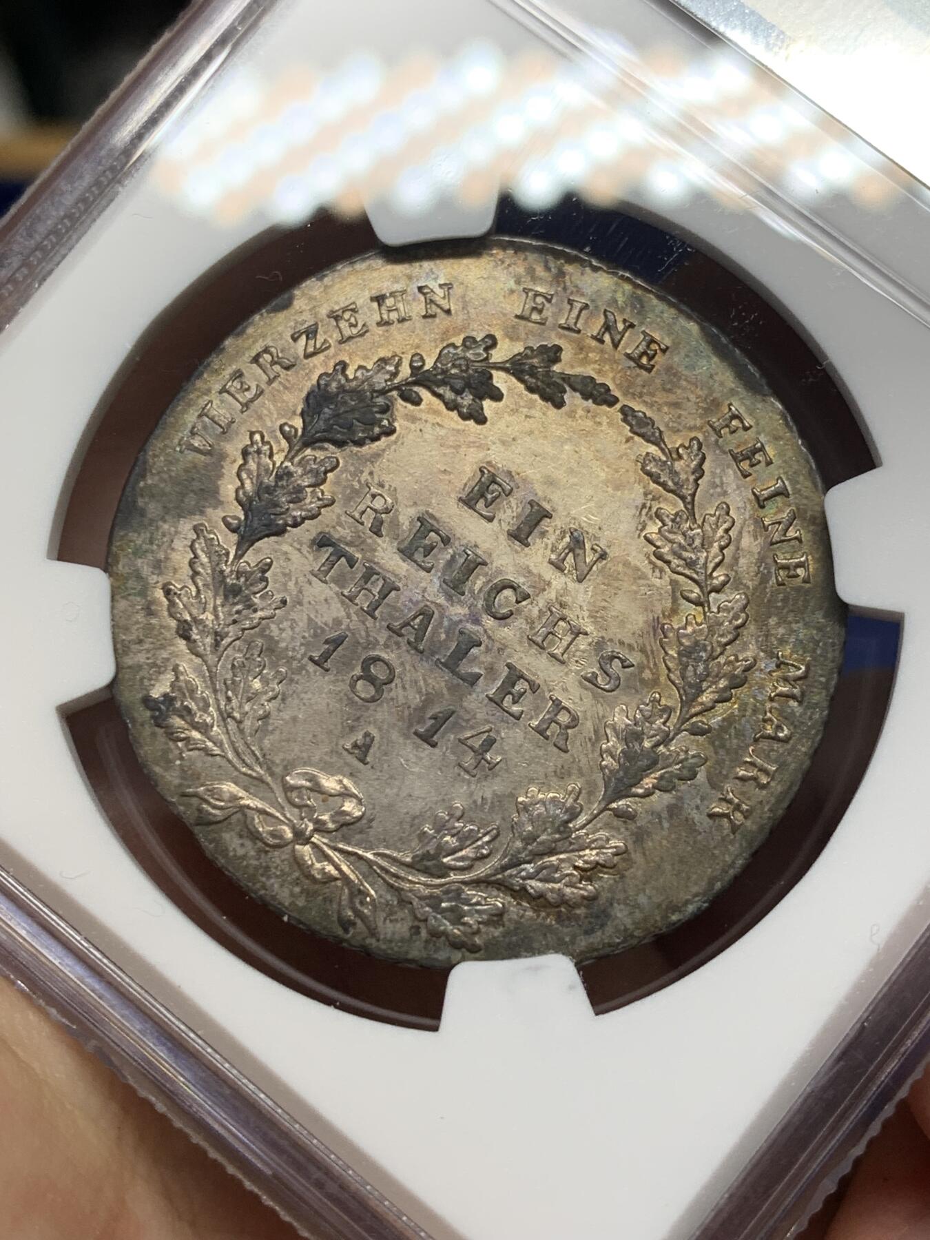 《竞宝斋》第468场 周日，周一 2场连拍 （全场包邮）欢迎送拍 NGC AUD 德国普鲁士 1814年 泰勒 币面全深打 流通痕迹轻微 N给了划痕 不打光基本看不出来