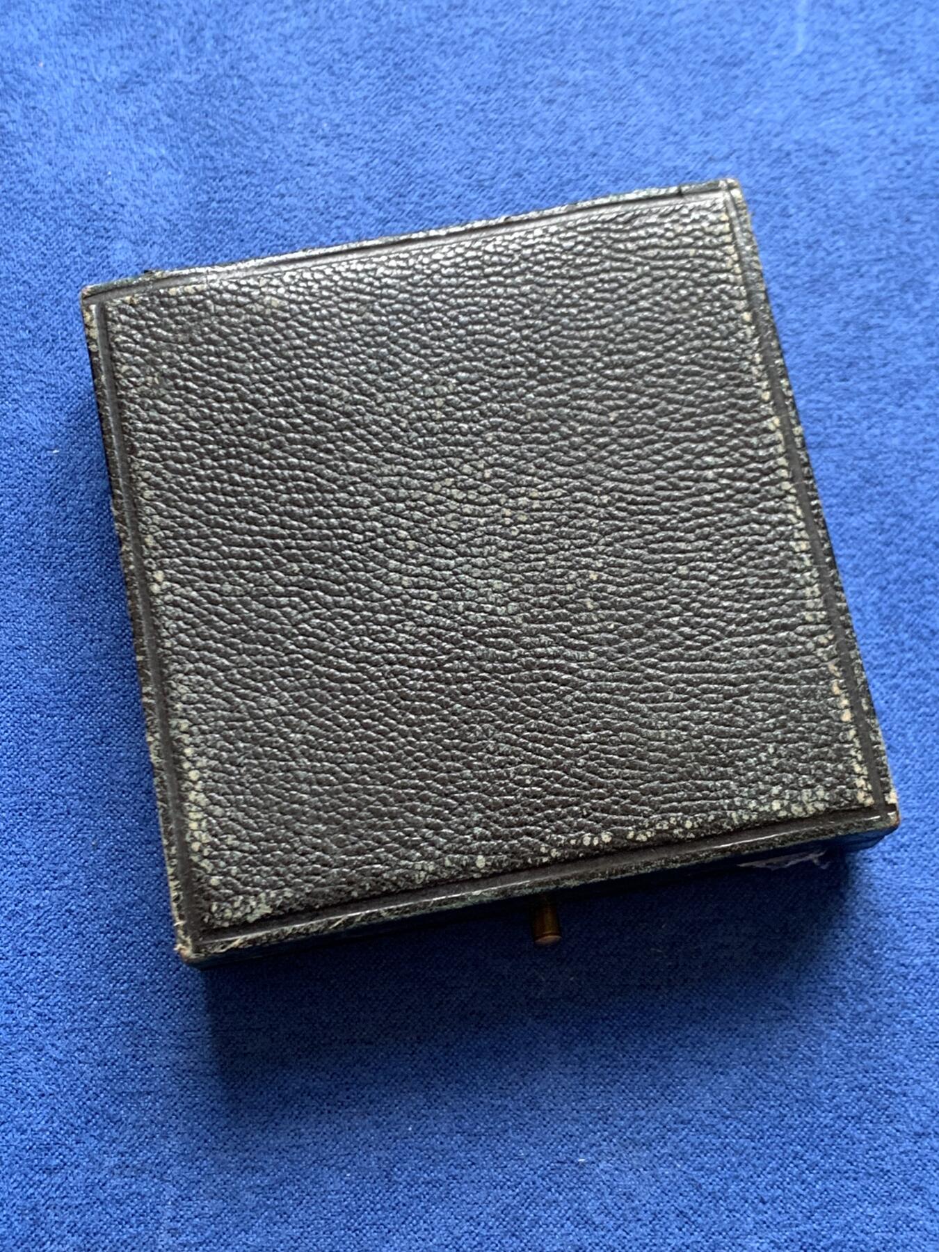 《竞宝斋》第468场 周日，周一 2场连拍 （全场包邮）欢迎送拍 名家名作A. Borrel 法国巴黎科技竞赛银章 60.6克 49.5mm 丰饶角1银 带盒