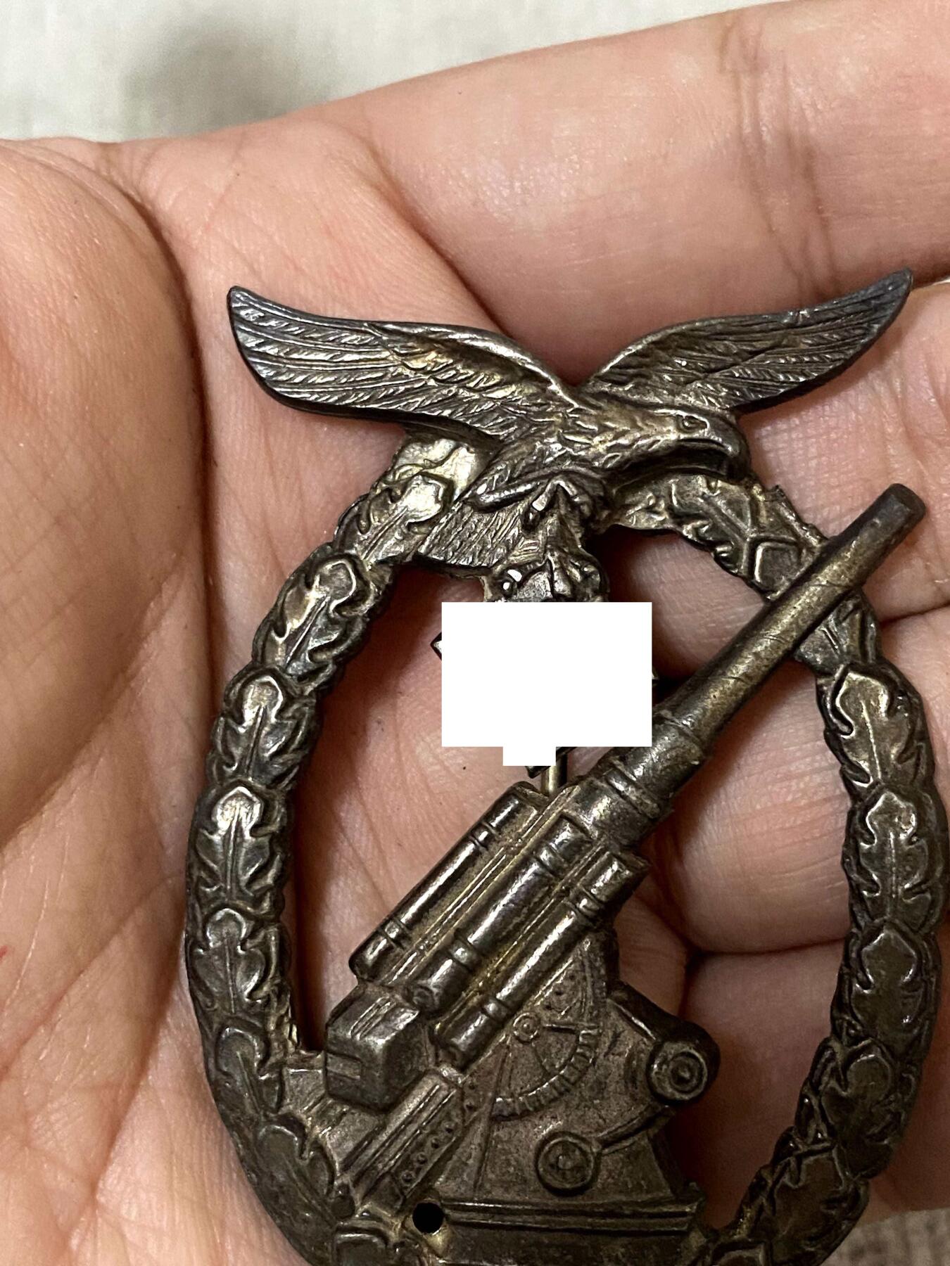 美德苏勋章奖章拍卖 本次各种都有 取消了保留价模式  德因原因只上2-3图 具体的想要的请联系我要完整图。都经过讨论未标明则全部是原品，保真 放心拍。3月4日晚上九点结束在麦稀奇 找不到的加我qq或者微信都是184277308备注苏章拍卖。