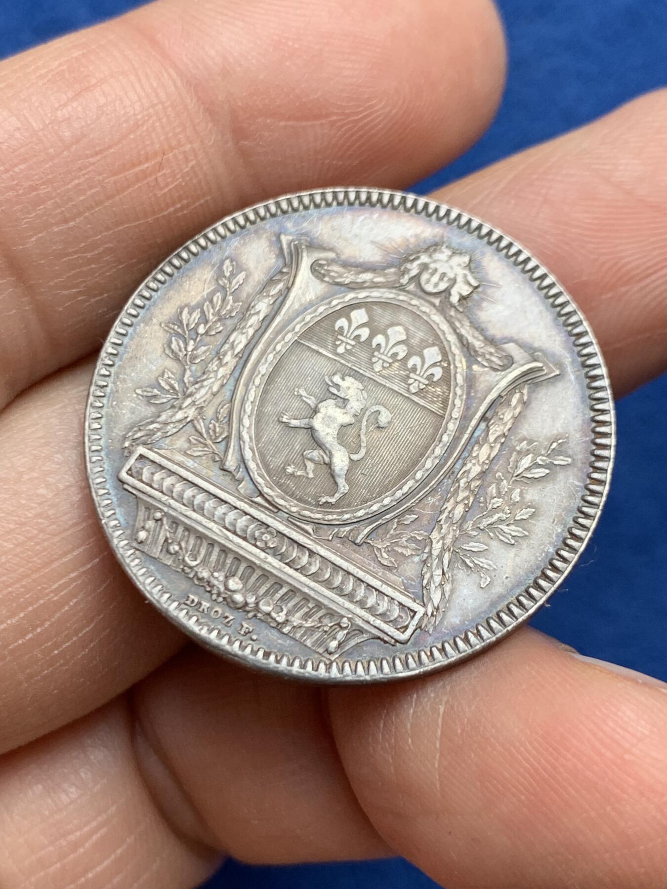 《竞宝斋》第468场 周日，周一 2场连拍 （全场包邮）欢迎送拍 法国1816年里昂罗纳银质代币，品相佳，直径：31mm，重11.75g