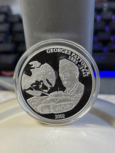 第193期拍卖 - 刚果2002年二战美国将领巴顿精制银币，925银，26克银价227，有瑕疵