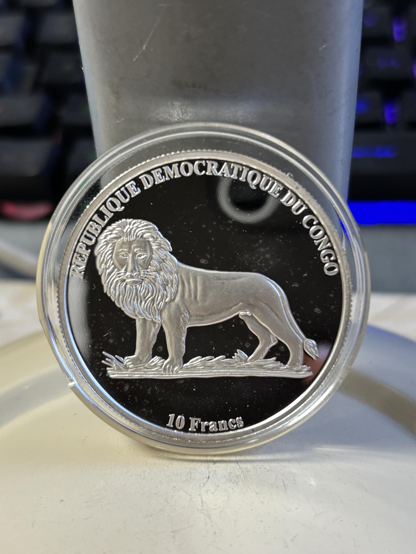 第193期拍卖 刚果2002年二战美国将领巴顿精制银币，925银，26克银价227，有瑕疵