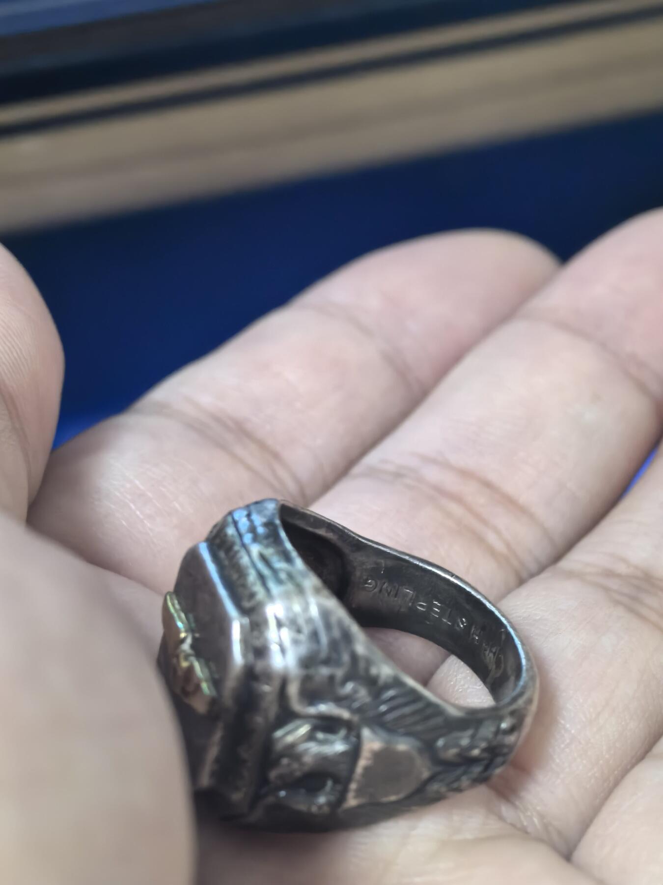 美德苏勋章奖章拍卖 本次各种都有 取消了保留价模式  德因原因只上2-3图 具体的想要的请联系我要完整图。都经过讨论未标明则全部是原品，保真 放心拍。3月4日晚上九点结束在麦稀奇 找不到的加我qq或者微信都是184277308备注苏章拍卖。