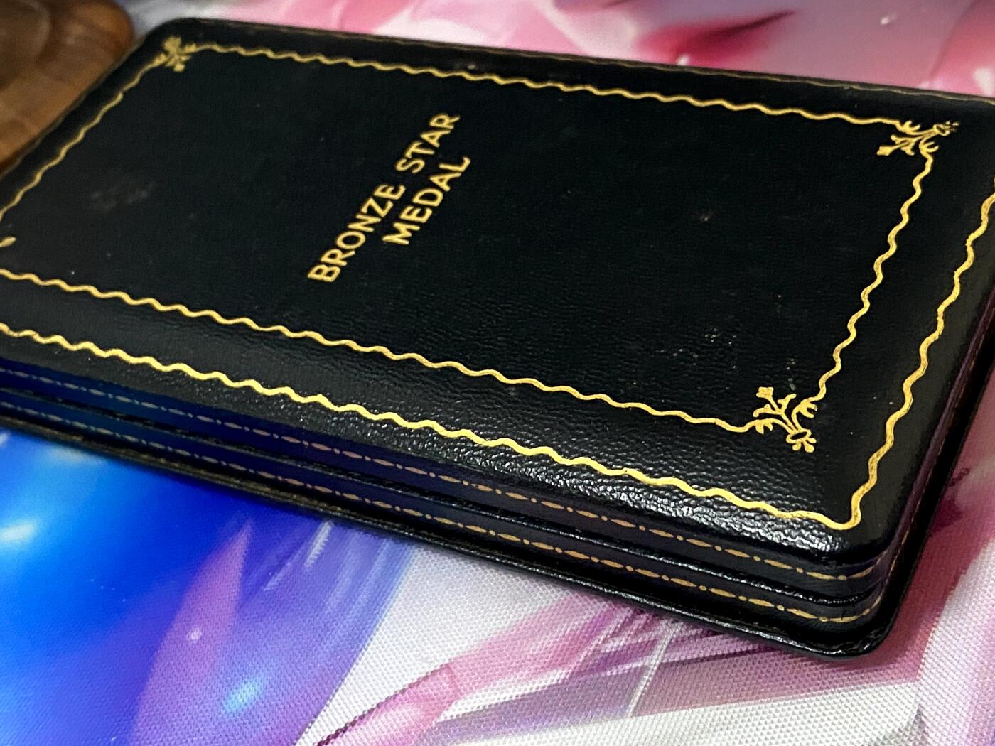 美德苏勋章奖章拍卖 本次各种都有 取消了保留价模式  德因原因只上2-3图 具体的想要的请联系我要完整图。都经过讨论未标明则全部是原品，保真 放心拍。3月4日晚上九点结束在麦稀奇 找不到的加我qq或者微信都是184277308备注苏章拍卖。