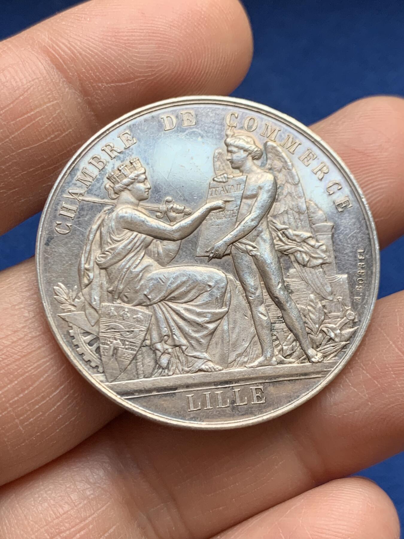 《竞宝斋》第468场 周日，周一 2场连拍 （全场包邮）欢迎送拍 法国1900年前后里尔商会银章 22.35克 36.7mm 丰饶角银标