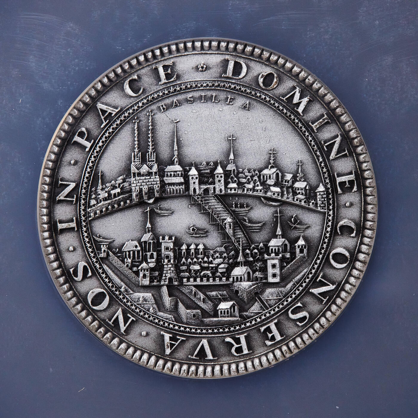 【俄甄集藏】2026年(049)03-18星期三 晚 19:30 全场包邮 瑞士1958年后铸版18世纪名誉品种巴塞尔城市景观2泰勒，NGC MS66，镀银版，磨砂复古，顶级状态，直径：50mm