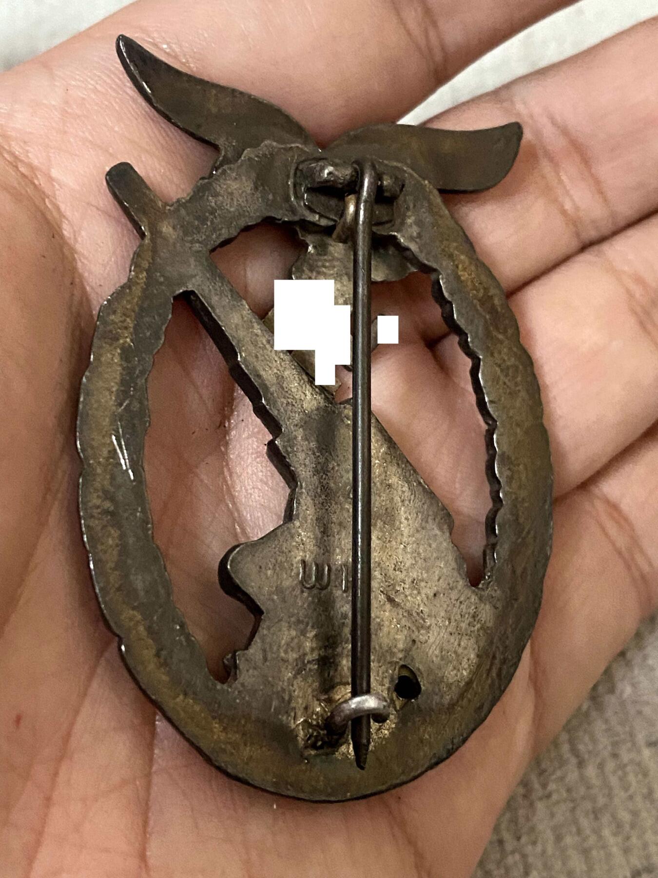 美德苏勋章奖章拍卖 本次各种都有 取消了保留价模式  德因原因只上2-3图 具体的想要的请联系我要完整图。都经过讨论未标明则全部是原品，保真 放心拍。3月4日晚上九点结束在麦稀奇 找不到的加我qq或者微信都是184277308备注苏章拍卖。