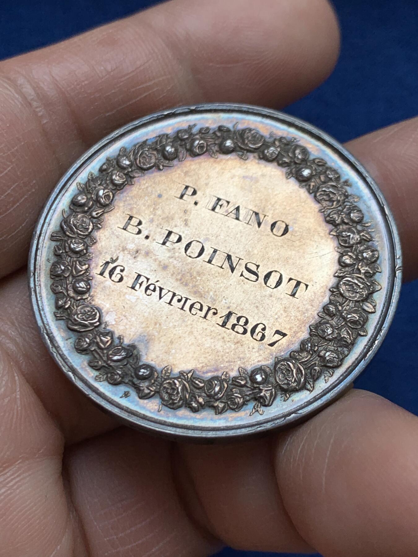 《竞宝斋》第468场 周日，周一 2场连拍 （全场包邮）欢迎送拍 法国婚姻与爱情纪念银章，24.53g，39.1mm，蜜蜂边铭