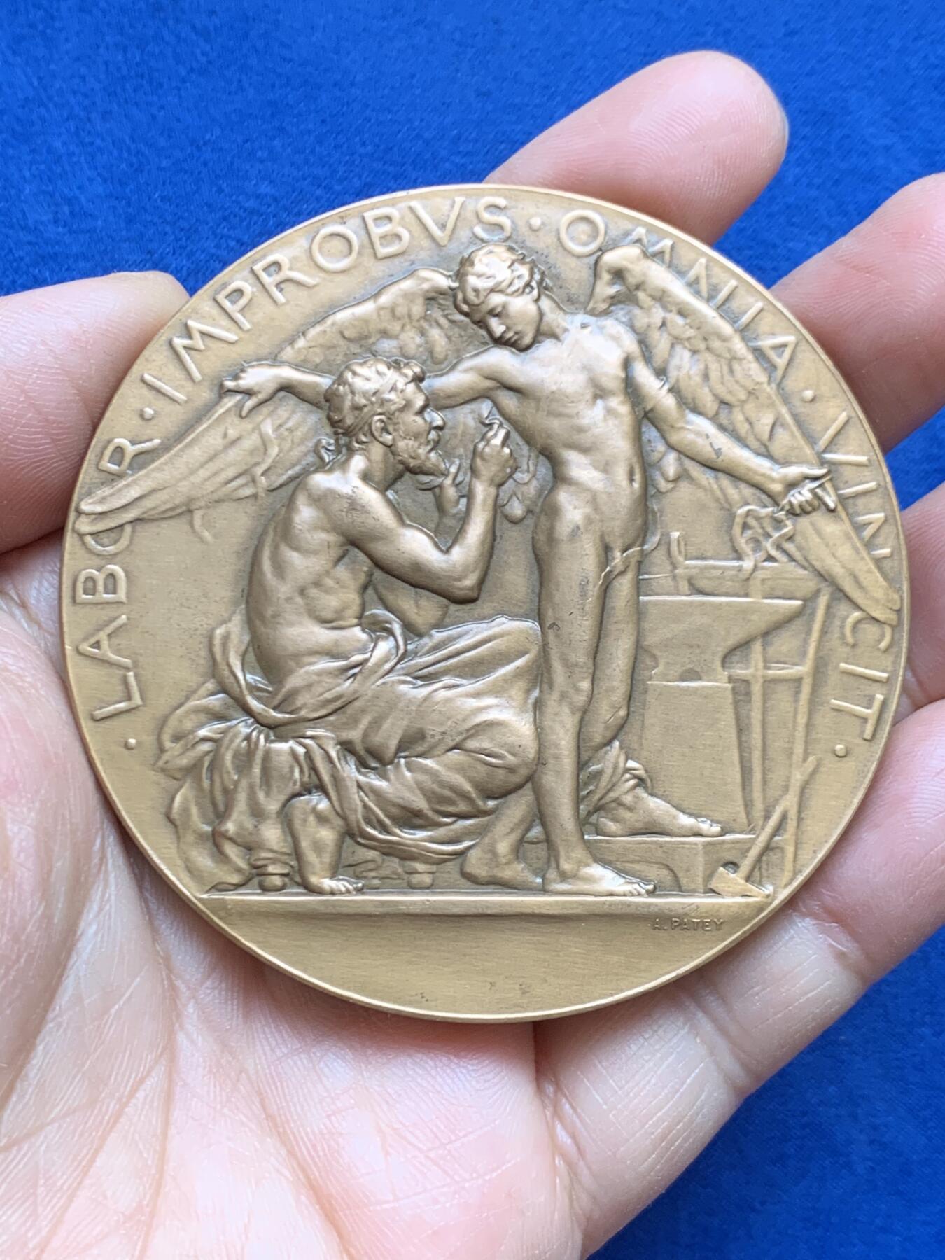 《竞宝斋》第468场 周日，周一 2场连拍 （全场包邮）欢迎送拍 法国沙莱默冬飞艇实验纪念大铜章 丰饶角铜标边铭 203.6克 71.6mm