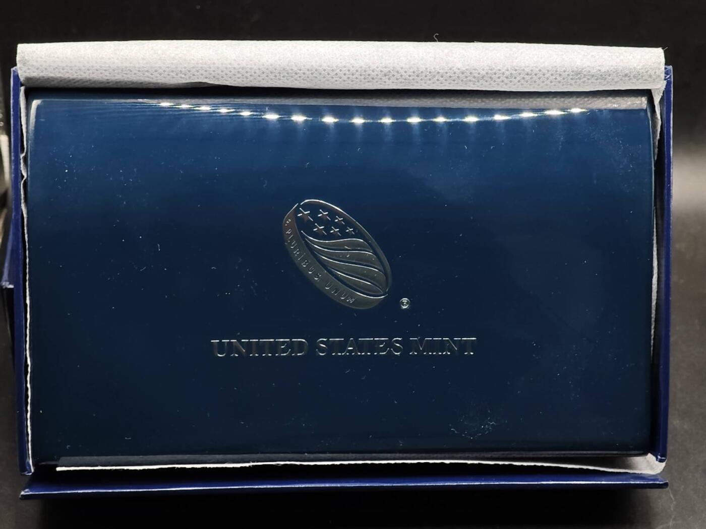 【淘币小摊】实时拍第八百七十九拍   银币套币场    每周一统一发货 美国2012年行走鹰洋一盎司银币精制-反精制2枚套原盒原证