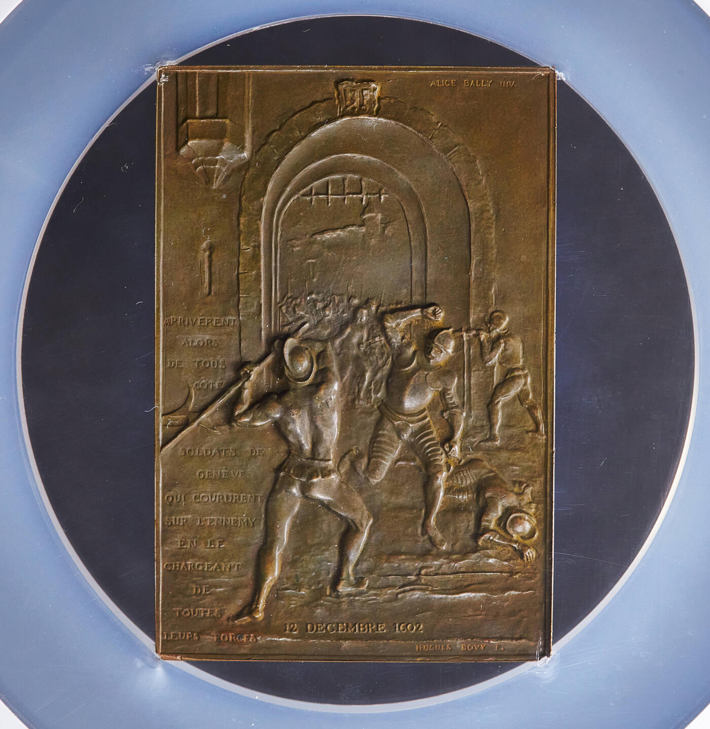 【俄甄集藏】2026年(049)03-18星期三 晚 19:30 全场包邮 瑞士日内瓦1902年纪念登城节300周年暨日内瓦射击节方形大铜章，NGC MS62，设计精美，尺寸：60mm×40mm，盒体边缘有小磕损，见详图