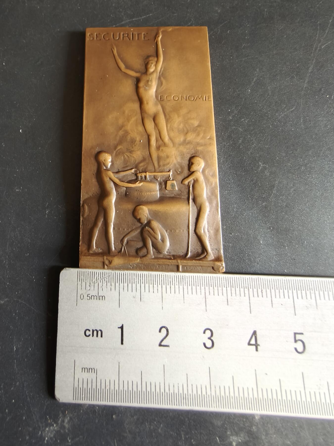 老王徽章第186期 法国北部地区蒸汽设备所有者协会成立50周年方形大铜章     尺寸65×33mm    .重量50g