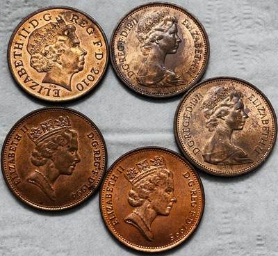 文馨钱币收藏第 296 场，长期接代拍业务 - 全新英国 2 便士 5 枚