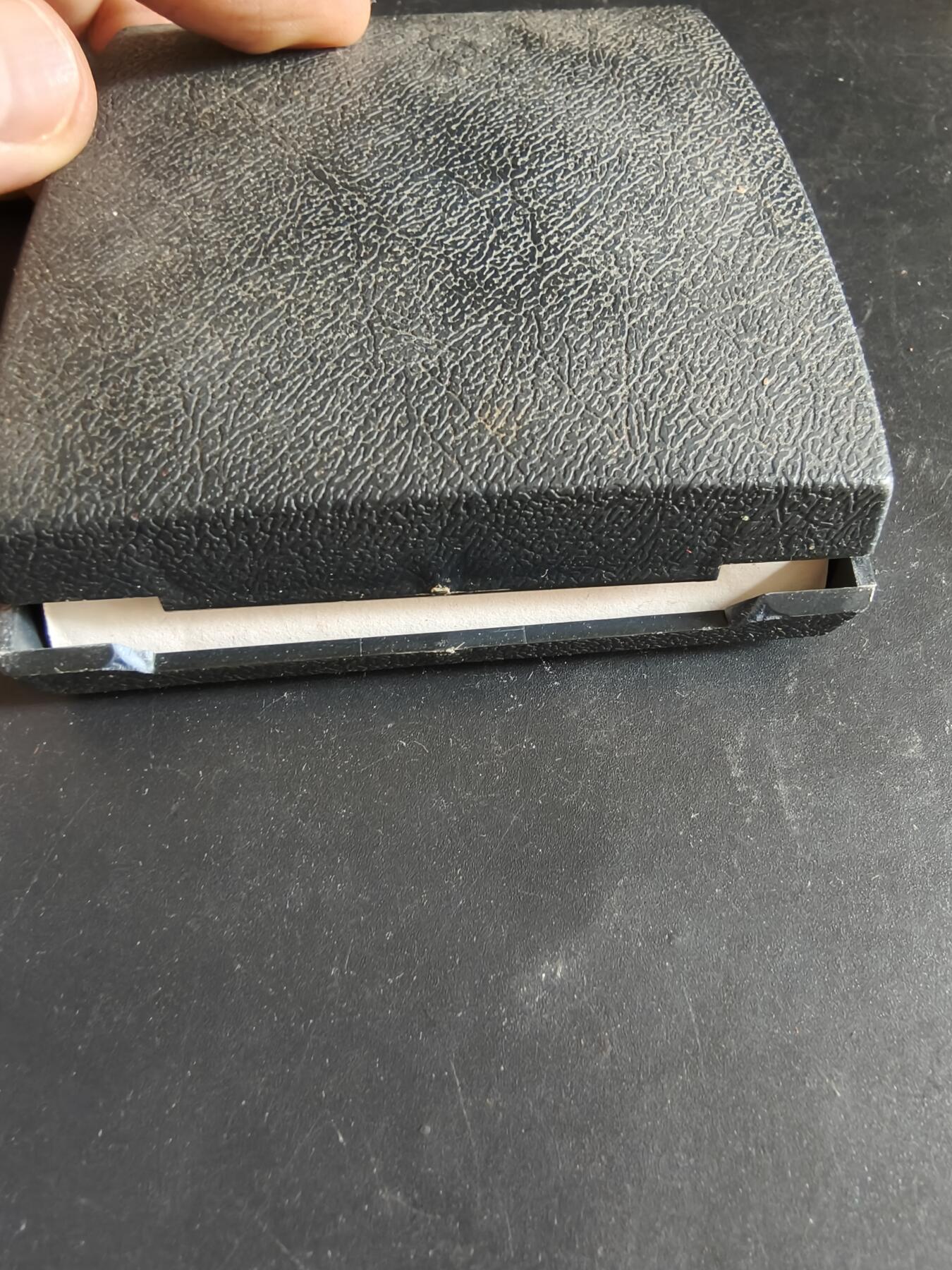 老王徽章第186期 法国1982年奥恩省蓬杜伊苹果博览会纪念章     原盒，盒子背面有损    正面为古希腊胜利女神    直径68mm    重量134.6g 