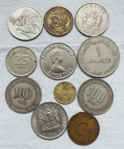 文馨钱币收藏第 296 场，长期接代拍业务 - 好品多国散币一组