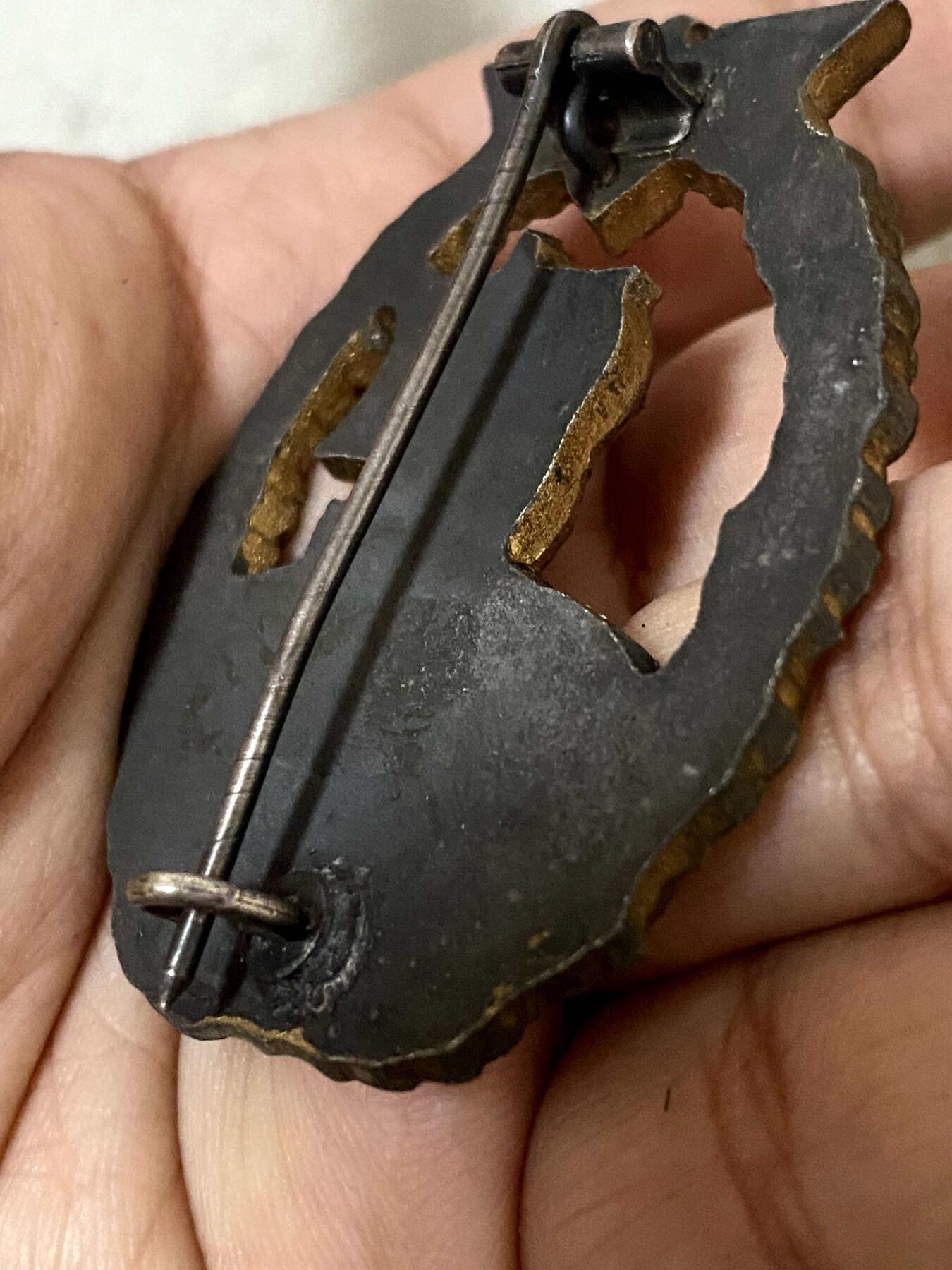 美德苏勋章奖章拍卖 本次各种都有 取消了保留价模式  德因原因只上2-3图 具体的想要的请联系我要完整图。都经过讨论未标明则全部是原品，保真 放心拍。3月4日晚上九点结束在麦稀奇 找不到的加我qq或者微信都是184277308备注苏章拍卖。