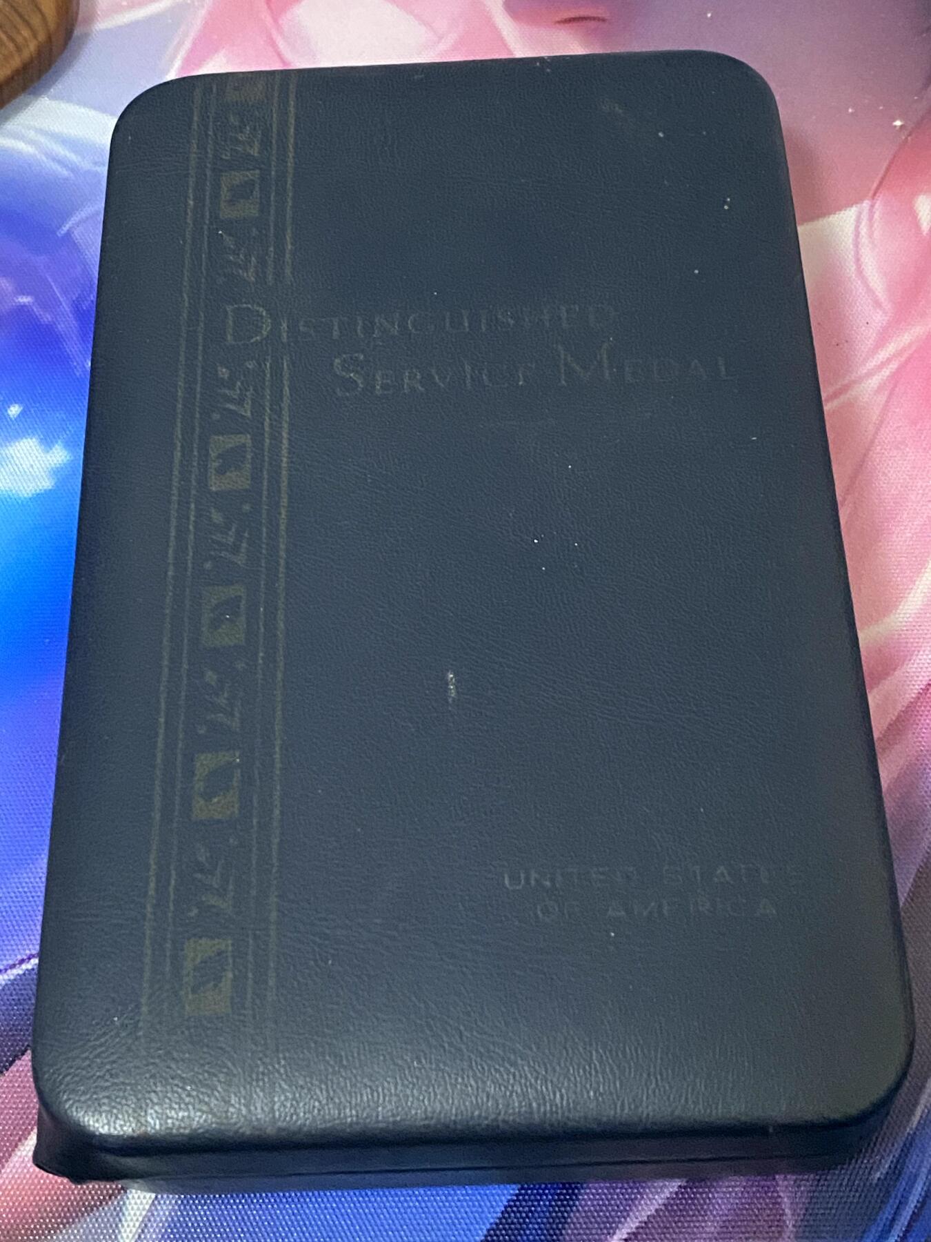 美德苏勋章奖章拍卖 本次各种都有 取消了保留价模式  德因原因只上2-3图 具体的想要的请联系我要完整图。都经过讨论未标明则全部是原品，保真 放心拍。3月4日晚上九点结束在麦稀奇 找不到的加我qq或者微信都是184277308备注苏章拍卖。