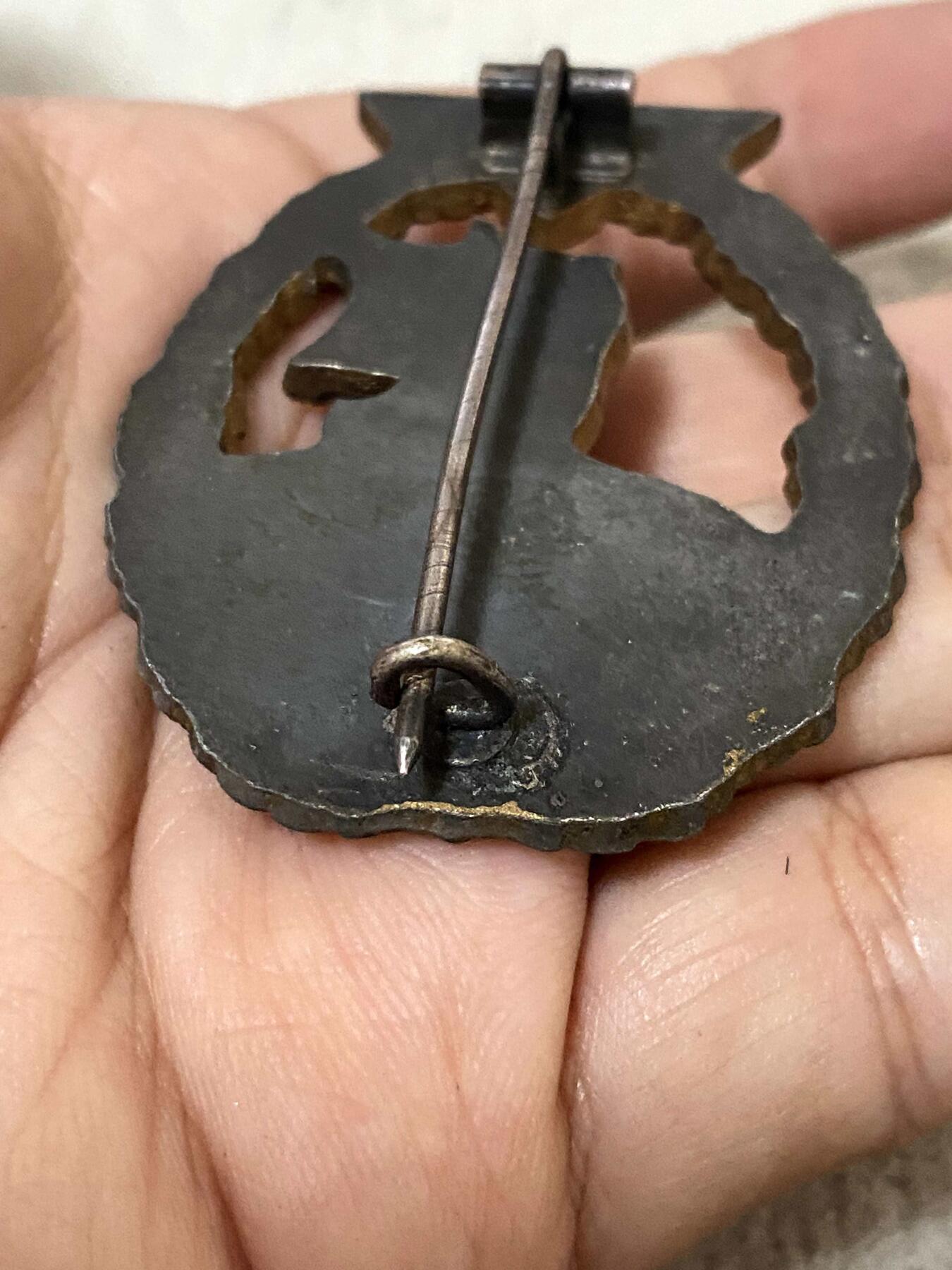 美德苏勋章奖章拍卖 本次各种都有 取消了保留价模式  德因原因只上2-3图 具体的想要的请联系我要完整图。都经过讨论未标明则全部是原品，保真 放心拍。3月4日晚上九点结束在麦稀奇 找不到的加我qq或者微信都是184277308备注苏章拍卖。