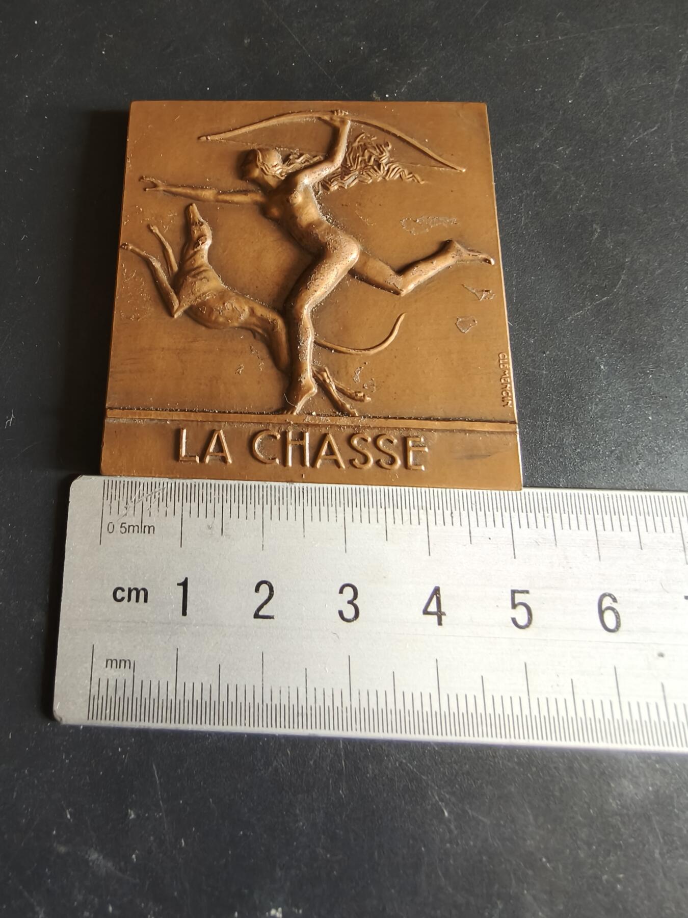 老王徽章第186期 法国省级高级狩猎联合会方形大铜章     大师莫隆与Clemenich联合创作     尺寸50×52mm     重量96.6g