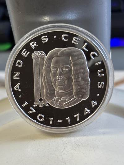 第193期拍卖 - 瑞典1997年人物20埃居纪念大银币，925银，27克，有点小瑕疵，