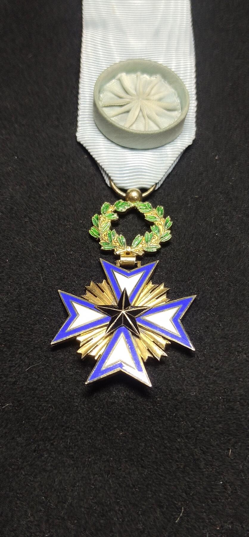法属达荷美 贝宁 黑星勋章 银制镀金