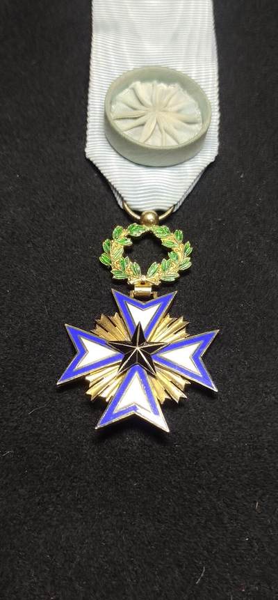 法属达荷美 贝宁 黑星勋章 银制镀金 法属达荷美 贝宁 黑星勋章 银制镀金