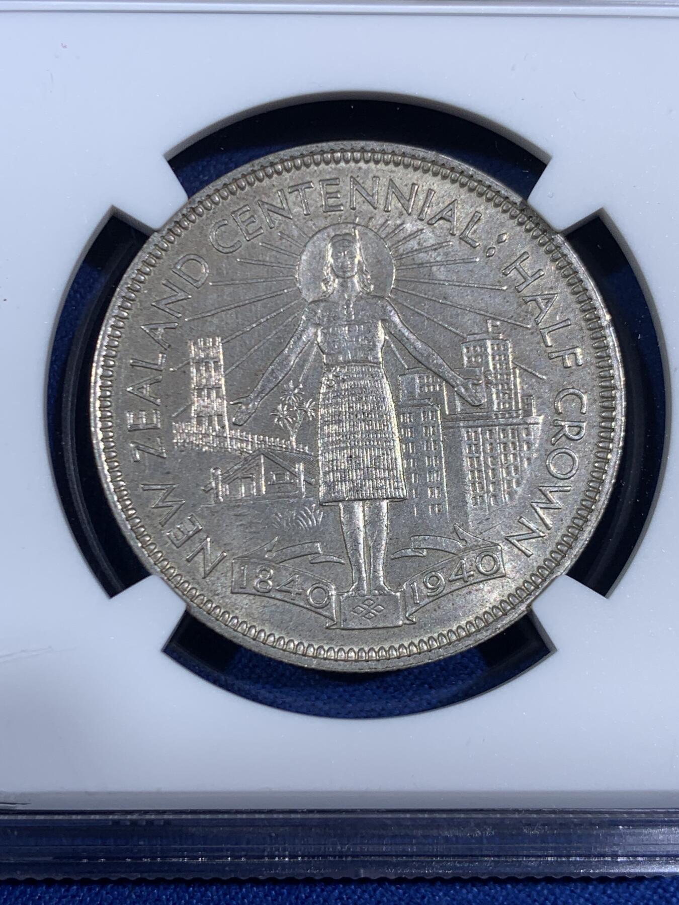 《竞宝斋》第468场 周日，周一 2场连拍 （全场包邮）欢迎送拍 NGC MS63 新西兰建国百年纪念1/2克朗银币 好品不是很常见的品种 整体细节光度都很不错