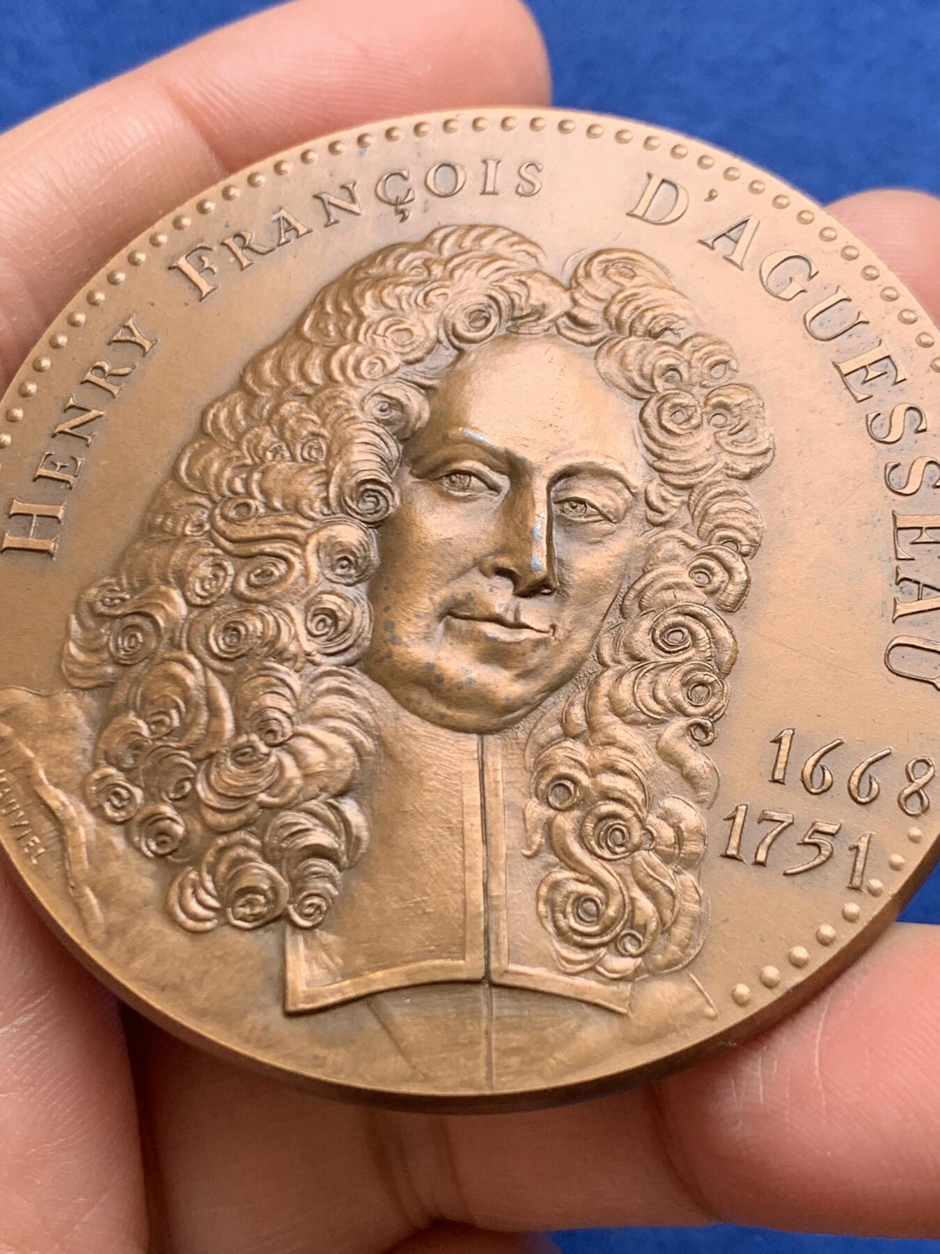 《竞宝斋》第468场 周日，周一 2场连拍 （全场包邮）欢迎送拍 法国国家信托储蓄银行纪念铜章 117克 59.2mm 1977 丰饶角铜标边铭