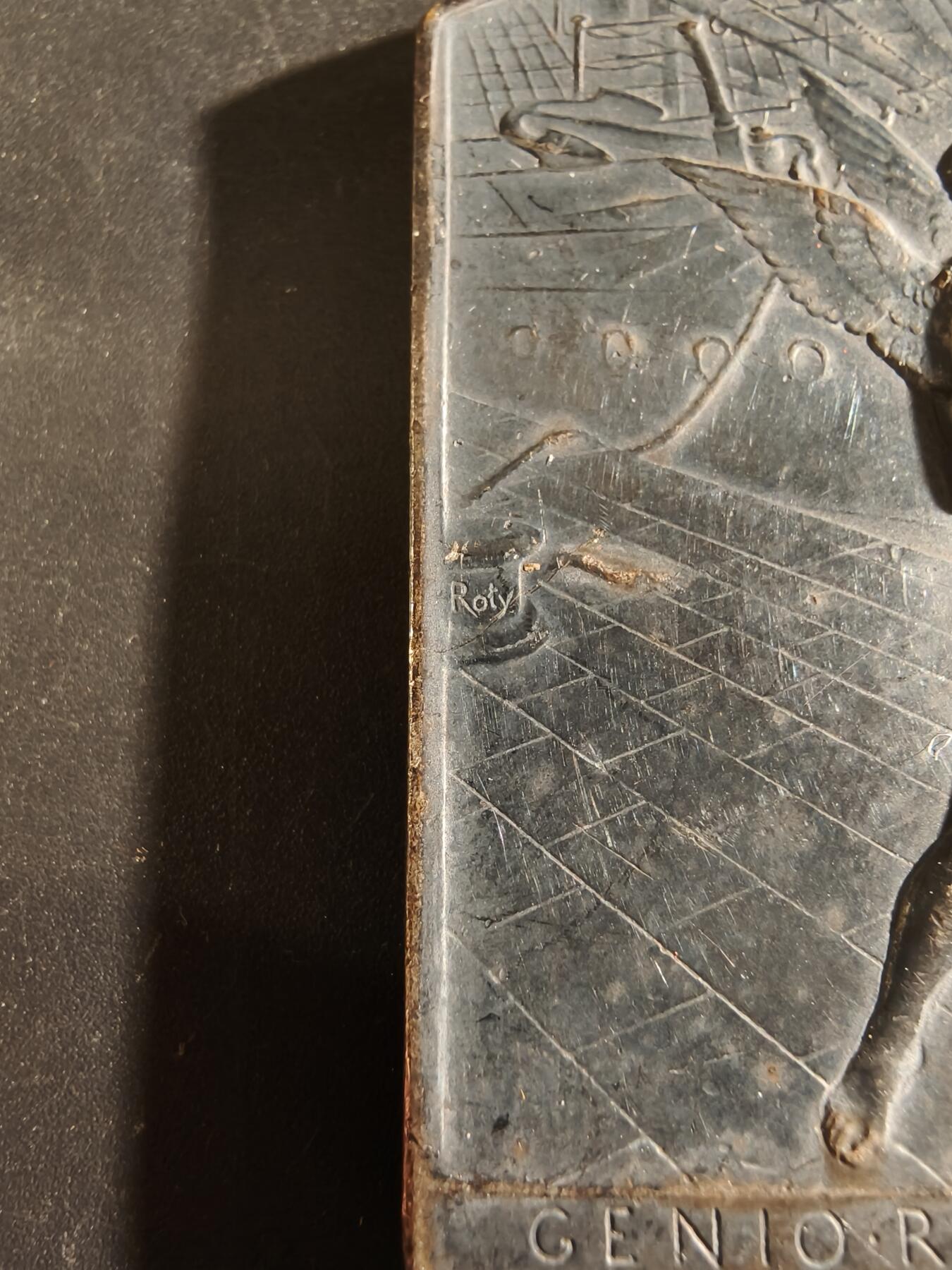 老王徽章第186期 1893年芝加哥国际博览会法国馆镀银方形大铜章    大师罗蒂名作     尺寸50×52mm     重量70.5g