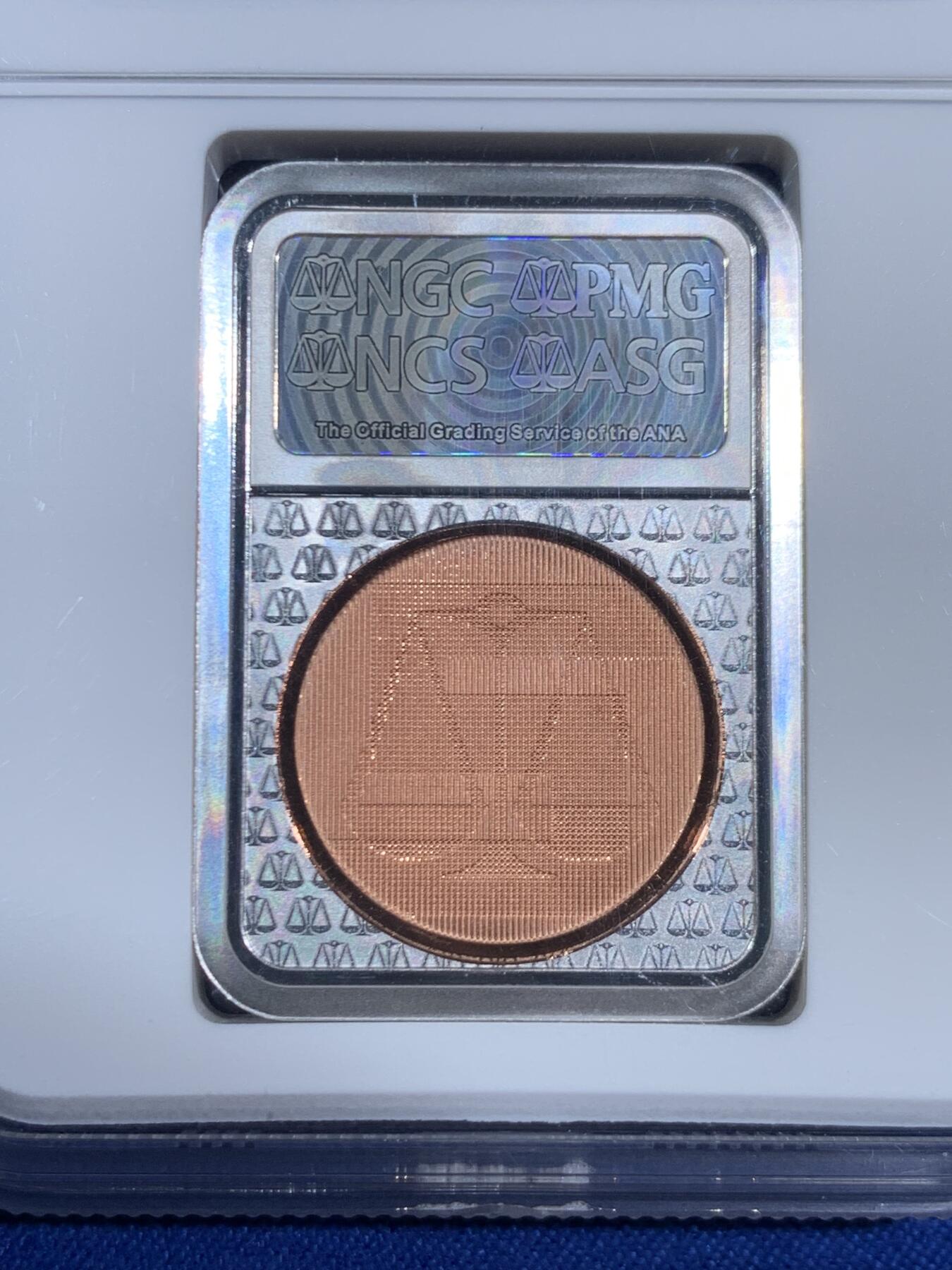 《竞宝斋》第468场 周日，周一 2场连拍 （全场包邮）欢迎送拍 NGC PF70UC 2019年上海恩颉藏商务信息咨询有限公司开业五周年镀银纪念章 评级盒形状独特