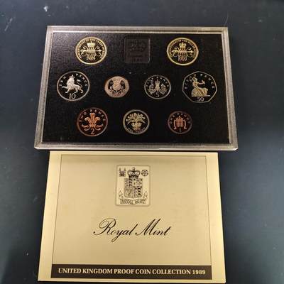 【全场包邮】纯粹捡漏拍511场 - 英国1989年官方精制套币-塑盒带证书-含2镑权利法案300周年2枚全套+1镑四邦国花系列苏格兰蓟花