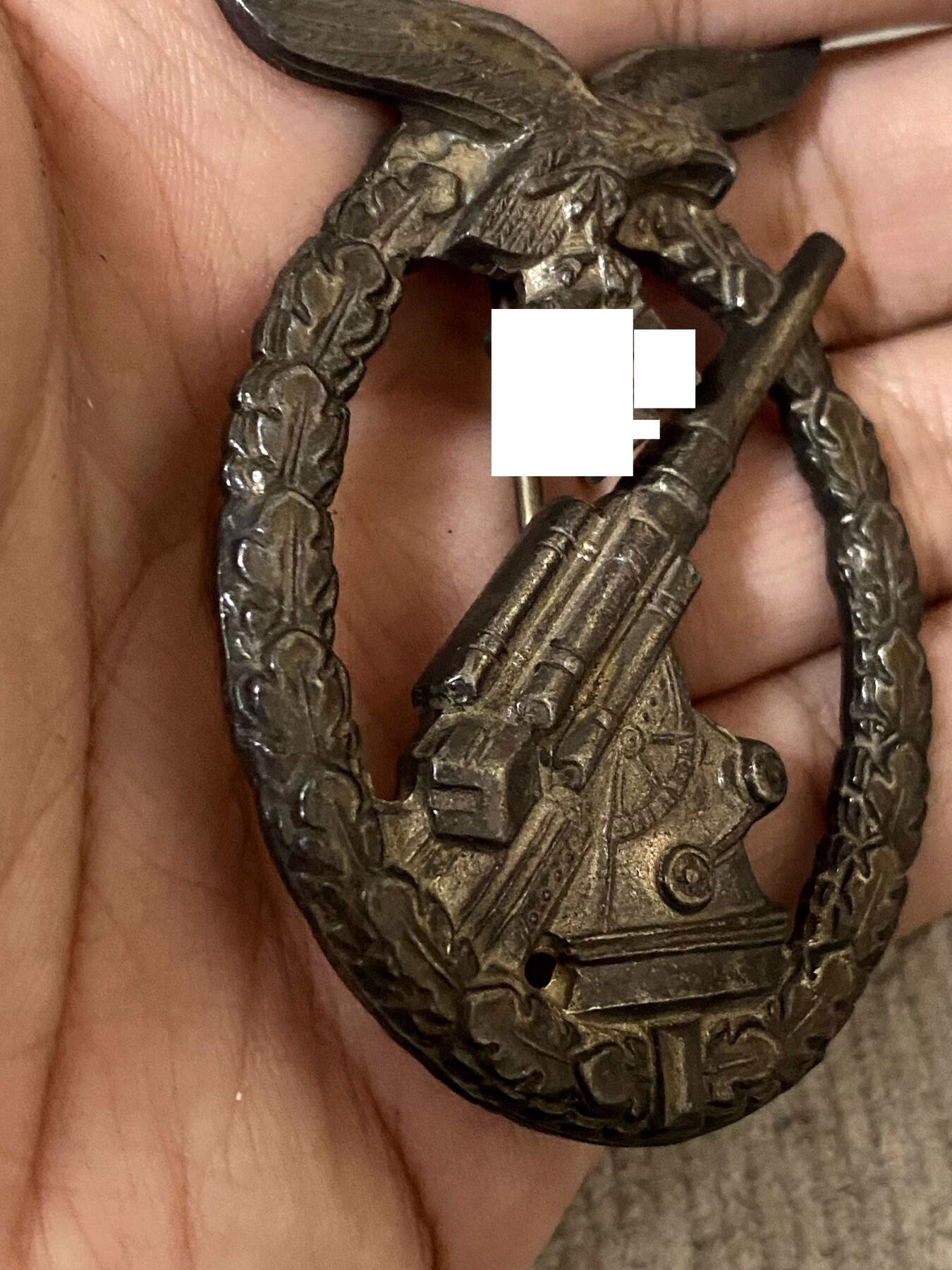 美德苏勋章奖章拍卖 本次各种都有 取消了保留价模式  德因原因只上2-3图 具体的想要的请联系我要完整图。都经过讨论未标明则全部是原品，保真 放心拍。3月4日晚上九点结束在麦稀奇 找不到的加我qq或者微信都是184277308备注苏章拍卖。