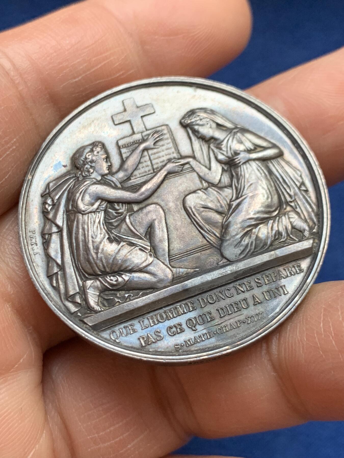 《竞宝斋》第468场 周日，周一 2场连拍 （全场包邮）欢迎送拍 法国婚姻与爱情纪念银章，24.53g，39.1mm，蜜蜂边铭