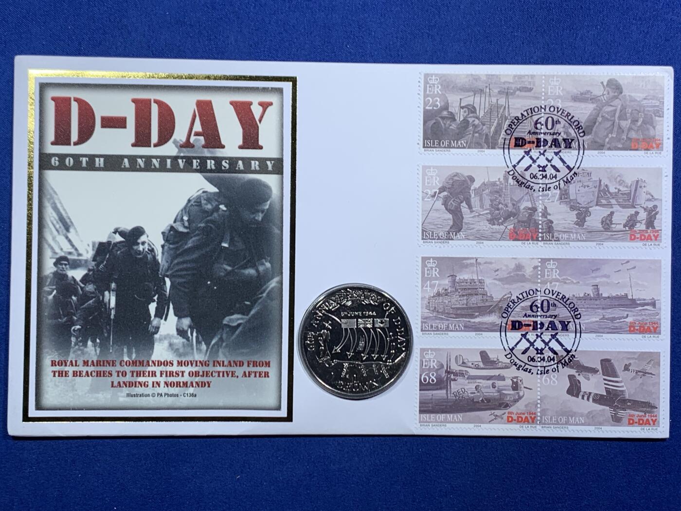 《竞宝斋》第468场 周日，周一 2场连拍 （全场包邮）欢迎送拍 英国马恩岛2004年诺曼底登陆日60周年1克朗纪念币，邮币封，附8张登陆日邮票和60周年邮戳