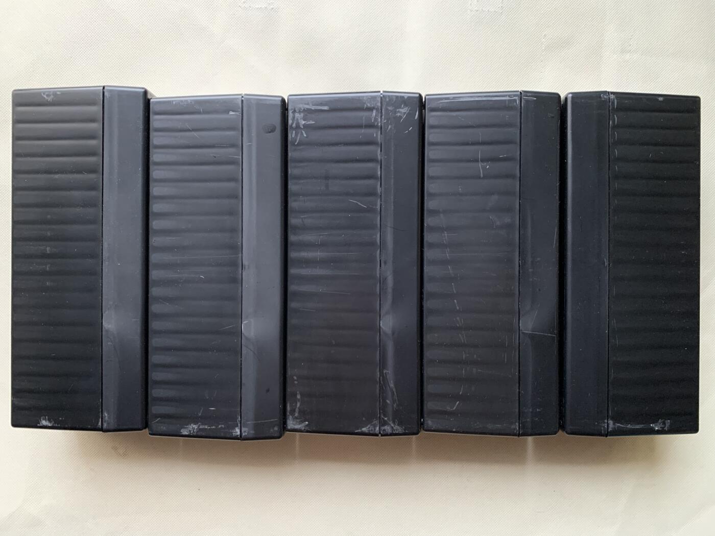 《竞宝斋》第468场 周日，周一 2场连拍 （全场包邮）欢迎送拍 五个一组 PCGS评级币大号正版收纳盒（每个可装20枚PCGS评级币）黑色 细节见图