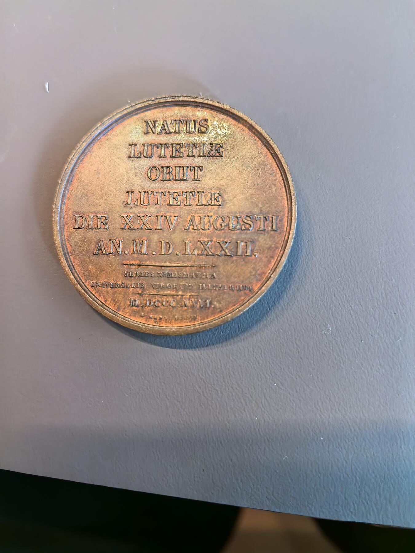 欧洲微章、铜章、银章和银币第三场 一枚来自19世纪初“世界名人钱币系”的纪念章，主题是纪念16世纪的法国人物让·库隆