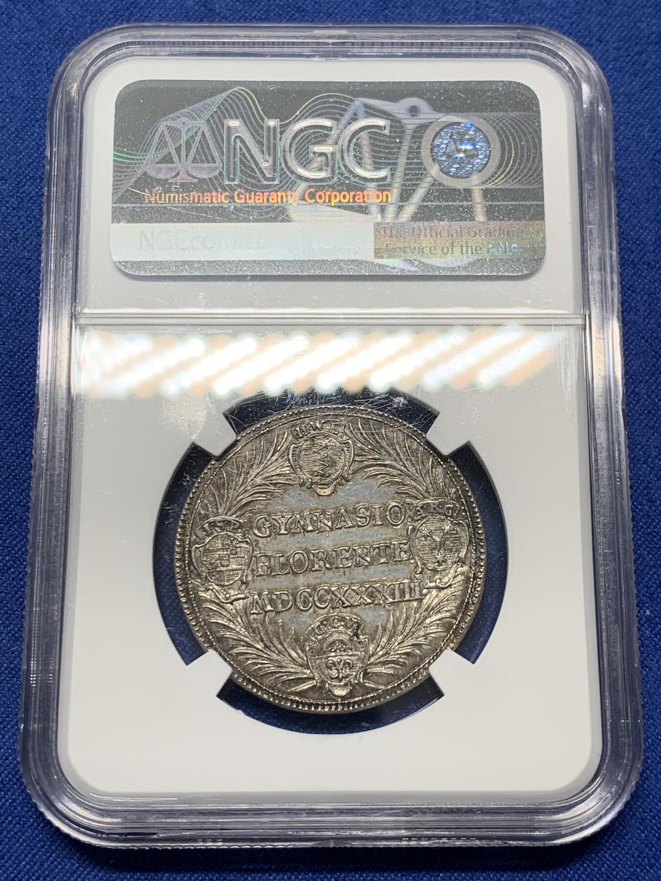 《竞宝斋》第468场 周日，周一 2场连拍 （全场包邮）欢迎送拍 NGC MS64 德国1733年纽伦堡花卉与盾徽银章，非常稀少的早期德系银章，极尽繁复华丽，工艺惊人，盾徽与花草的细节纤毫毕现。在半机制币的时代堪称天花板级别的炫技之作