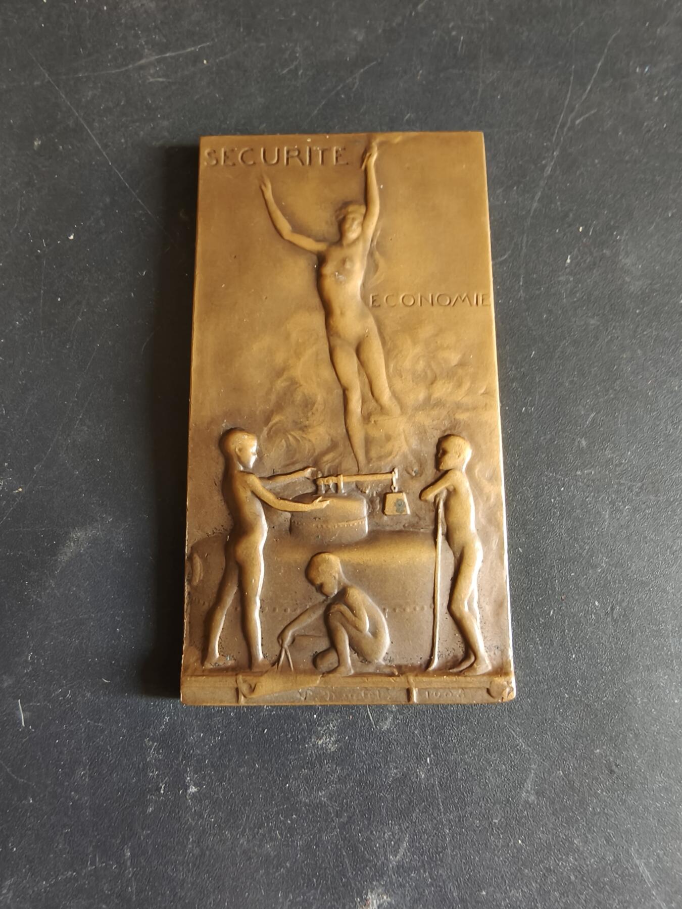 老王徽章第186期 法国北部地区蒸汽设备所有者协会成立50周年方形大铜章     尺寸65×33mm    .重量50g