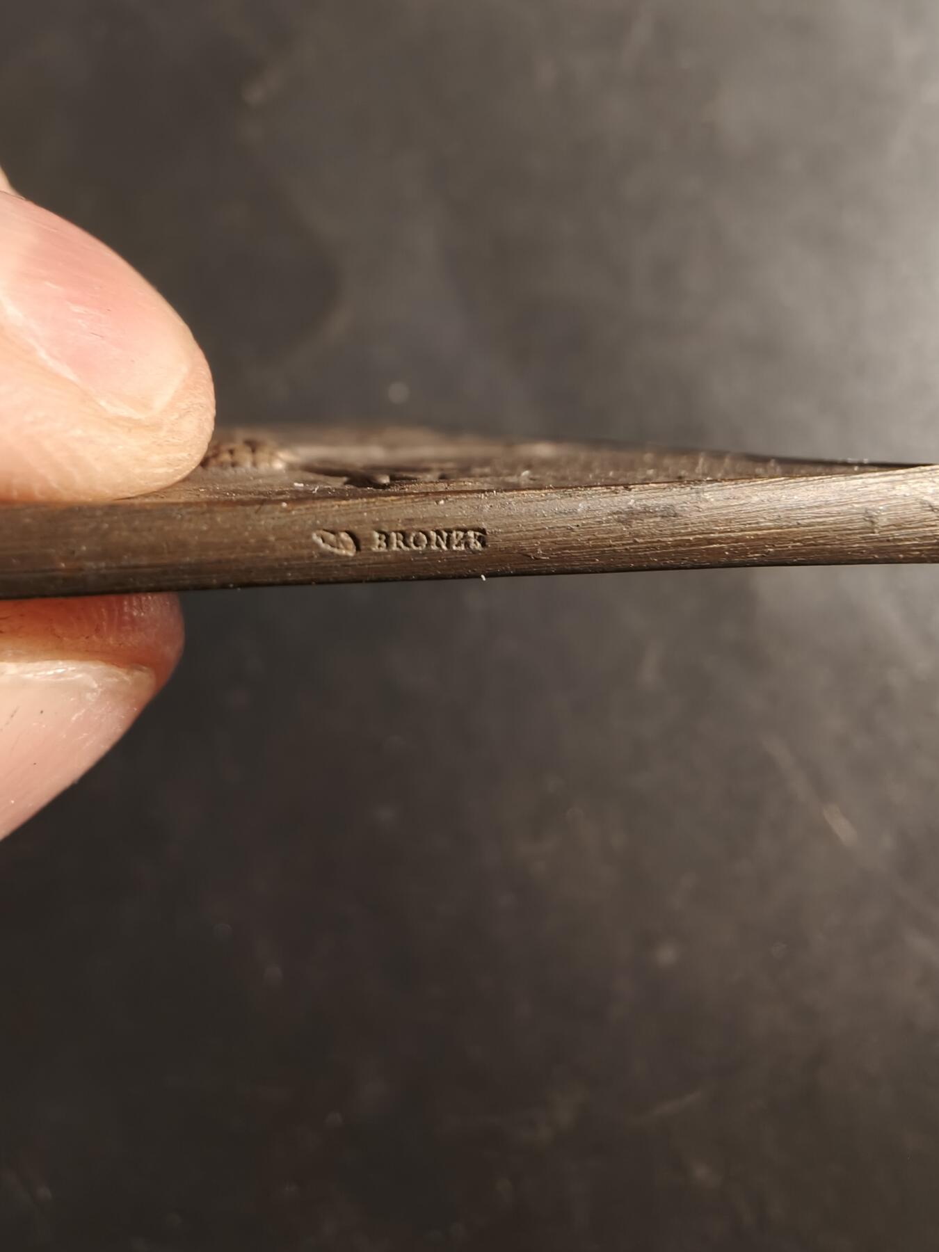 老王徽章第186期 法国1900年巴黎世博会市长宴会方形大铜章    大师维农作品     尺寸65×43mm      重量72.9g