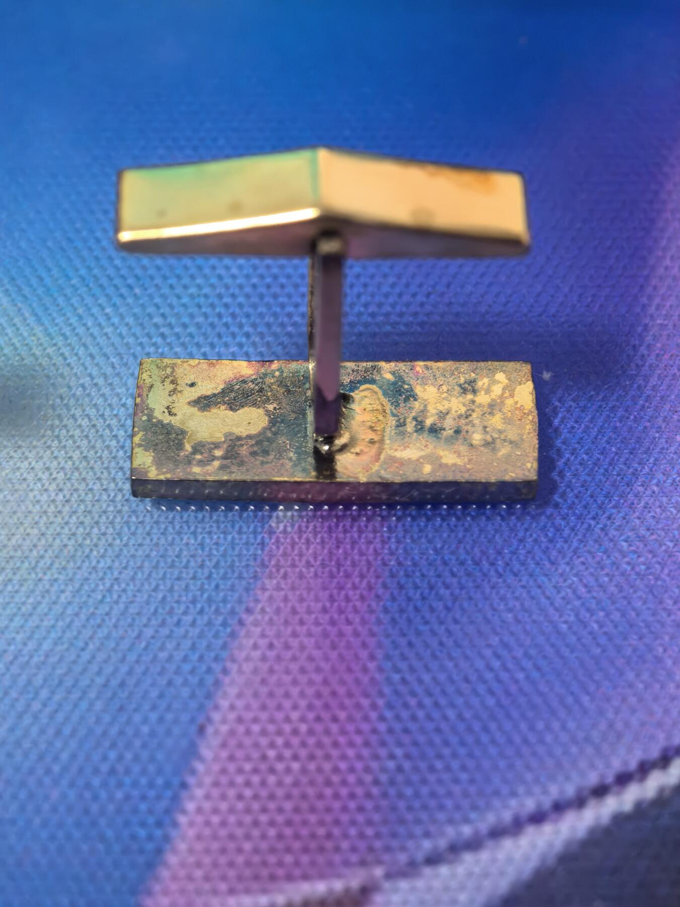 美德苏勋章奖章拍卖 本次各种都有 取消了保留价模式  德因原因只上2-3图 具体的想要的请联系我要完整图。都经过讨论未标明则全部是原品，保真 放心拍。3月4日晚上九点结束在麦稀奇 找不到的加我qq或者微信都是184277308备注苏章拍卖。 华尔街一对袖扣 复古款式 带原盒 包金 20/1 14k  KGF 