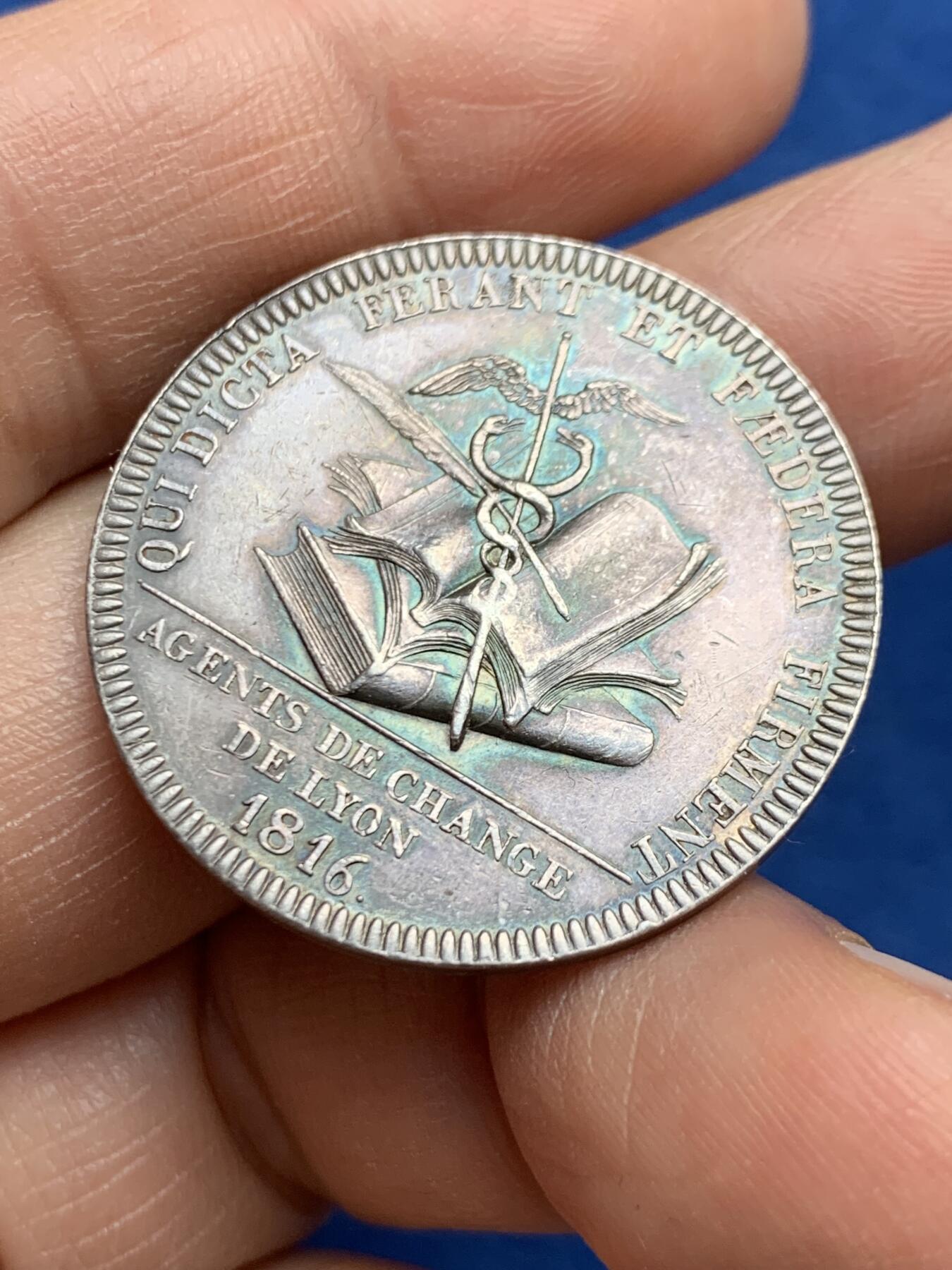 《竞宝斋》第468场 周日，周一 2场连拍 （全场包邮）欢迎送拍 法国1816年里昂罗纳银质代币，品相佳，直径：31mm，重11.75g