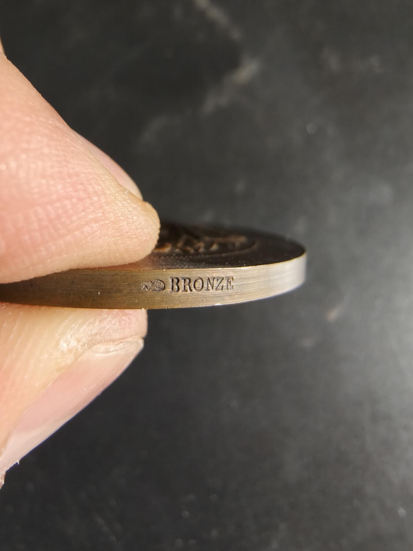 老王徽章第186期 法国战争部混合射击竞赛大铜章    原盒   大师杜布瓦作品    直径50mm    重量62.9g