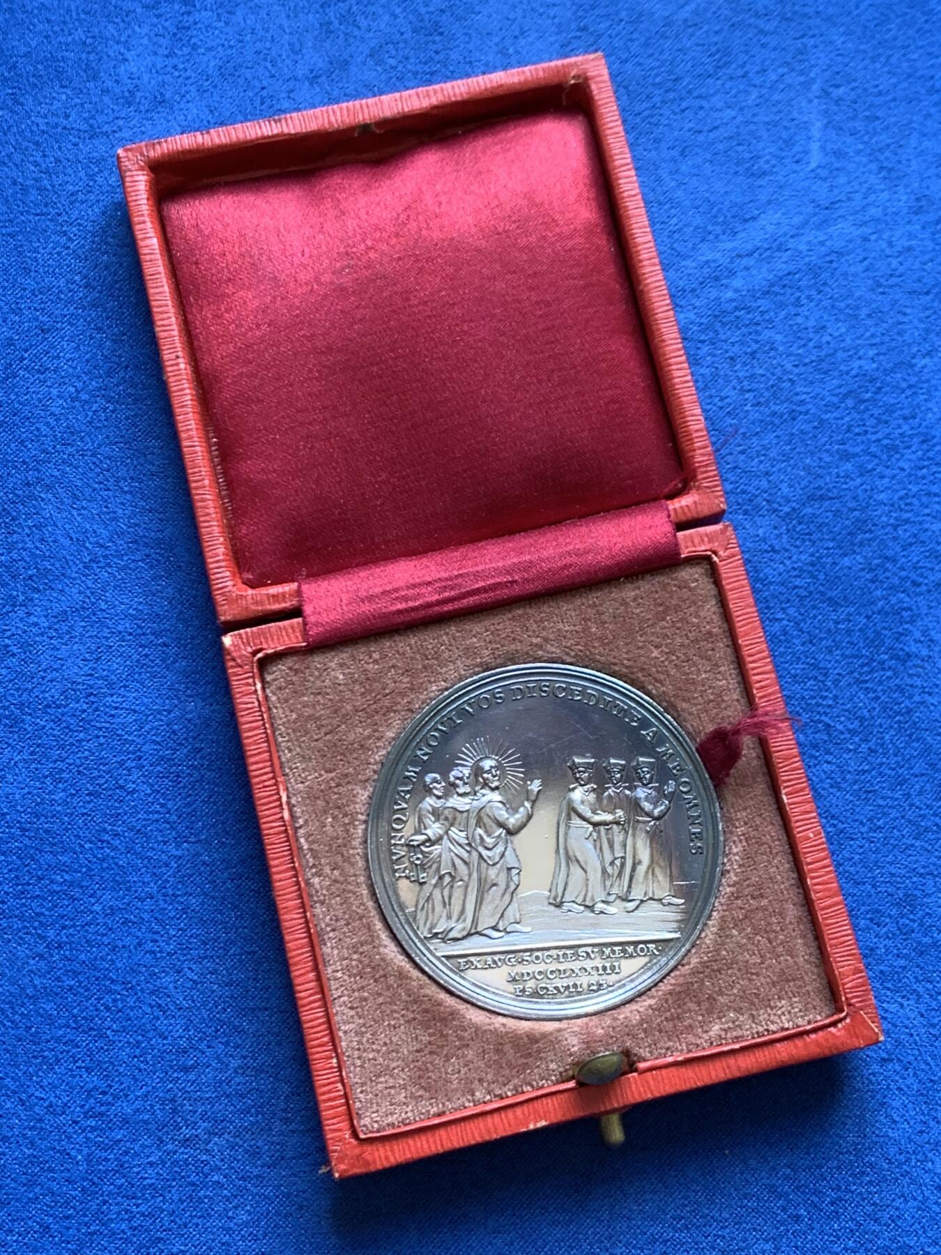 《竞宝斋》第468场 周日，周一 2场连拍 （全场包邮）欢迎送拍 1783年教皇国为纪念教皇克雷芒十四世废除耶稣会银质纪念章 21.9克 44.3mm 带盒