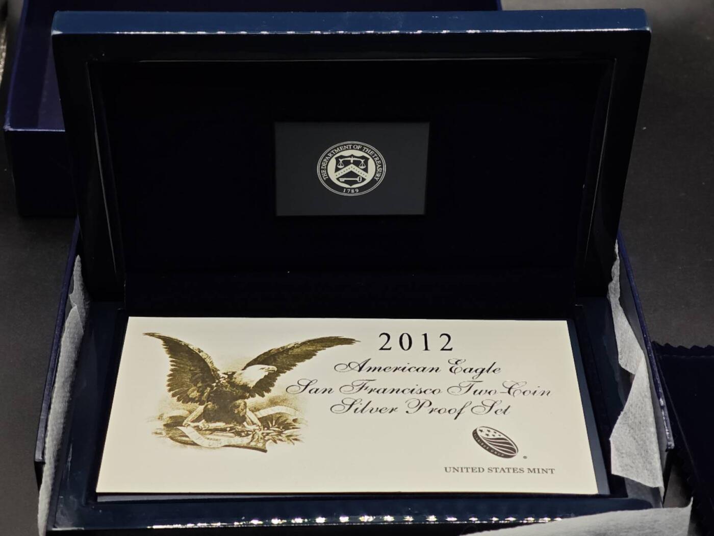 【淘币小摊】实时拍第八百七十九拍   银币套币场    每周一统一发货 美国2012年行走鹰洋一盎司银币精制-反精制2枚套原盒原证
