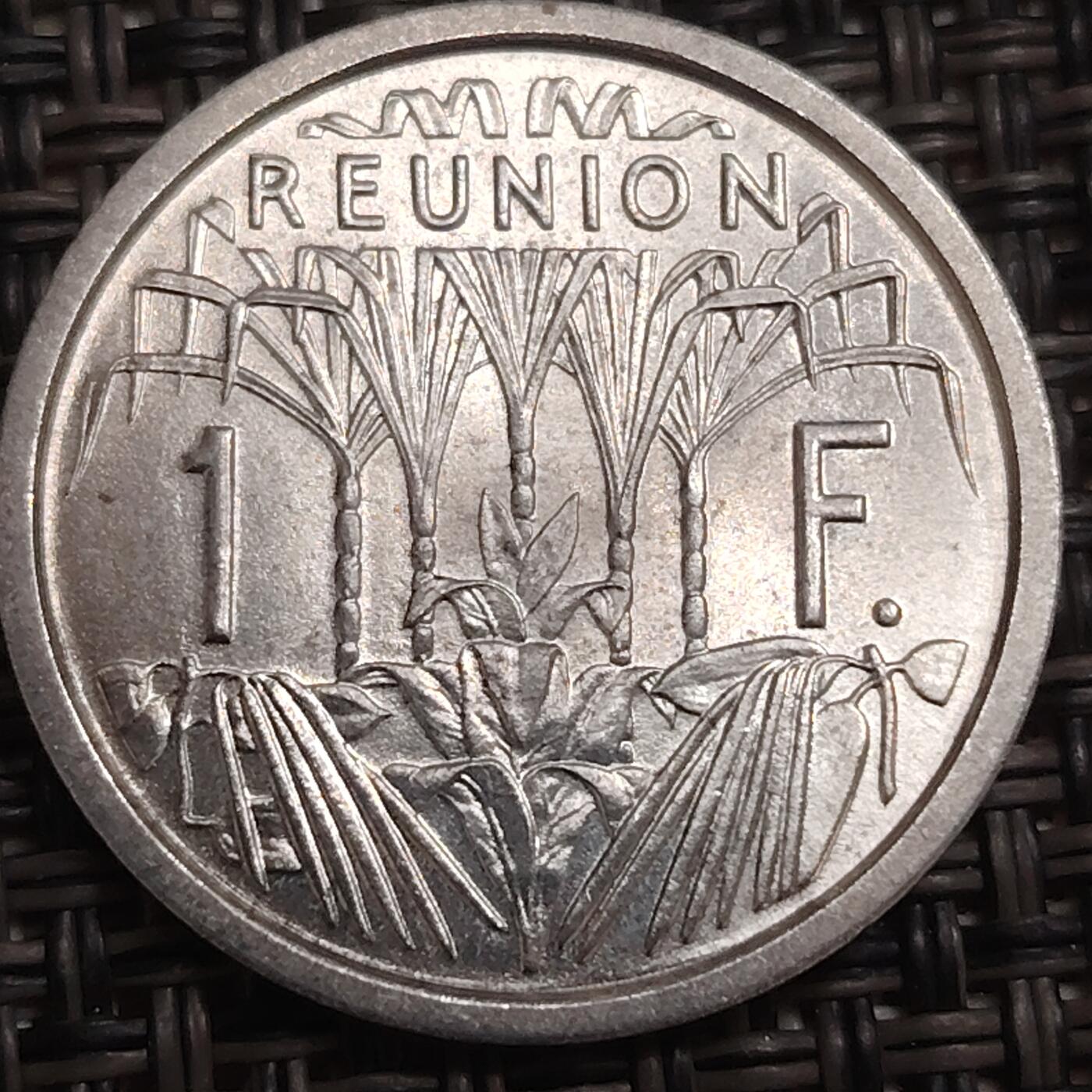 布加迪🐬～世界钱币(上海)🌾第 280 期 /  各国套币和散币 法属留尼汪🇷🇪 1954年 1法郎 原光铝币 甘蔗林图案